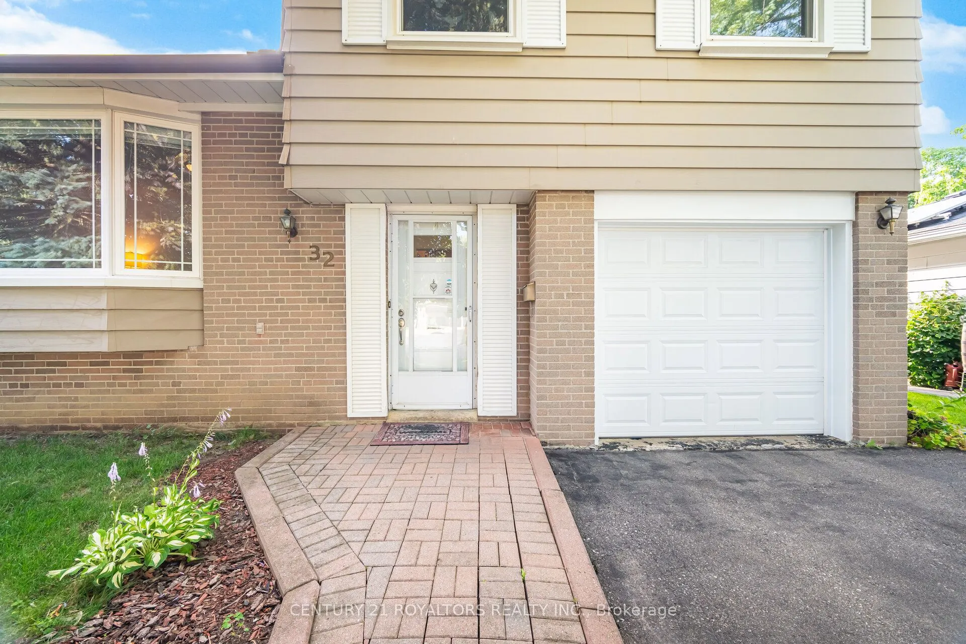32 Farmington Drive