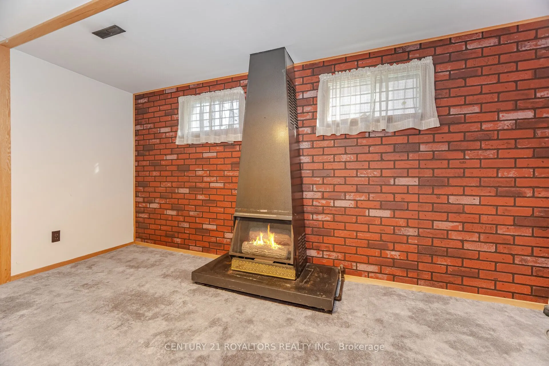 32 Farmington Drive