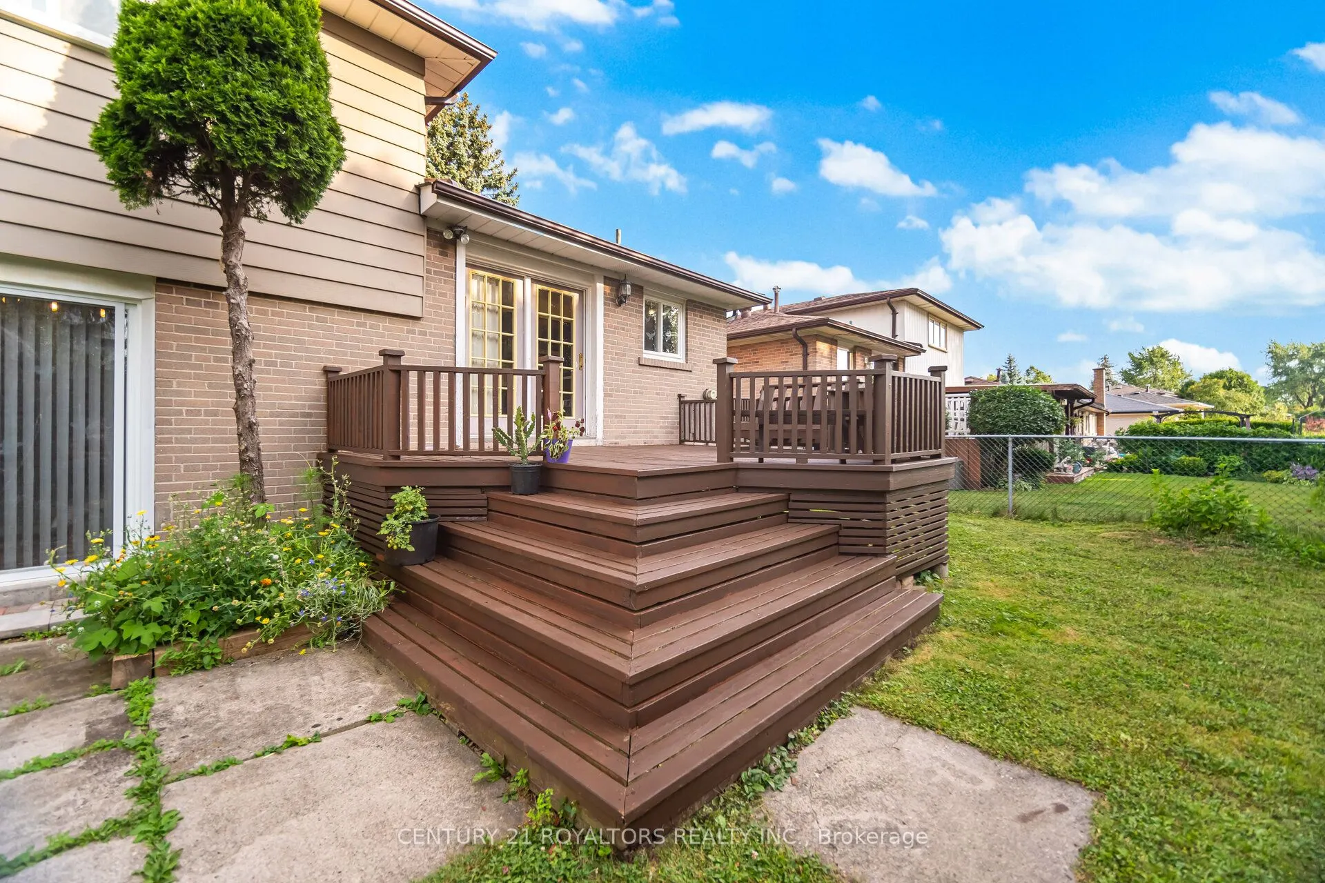 32 Farmington Drive