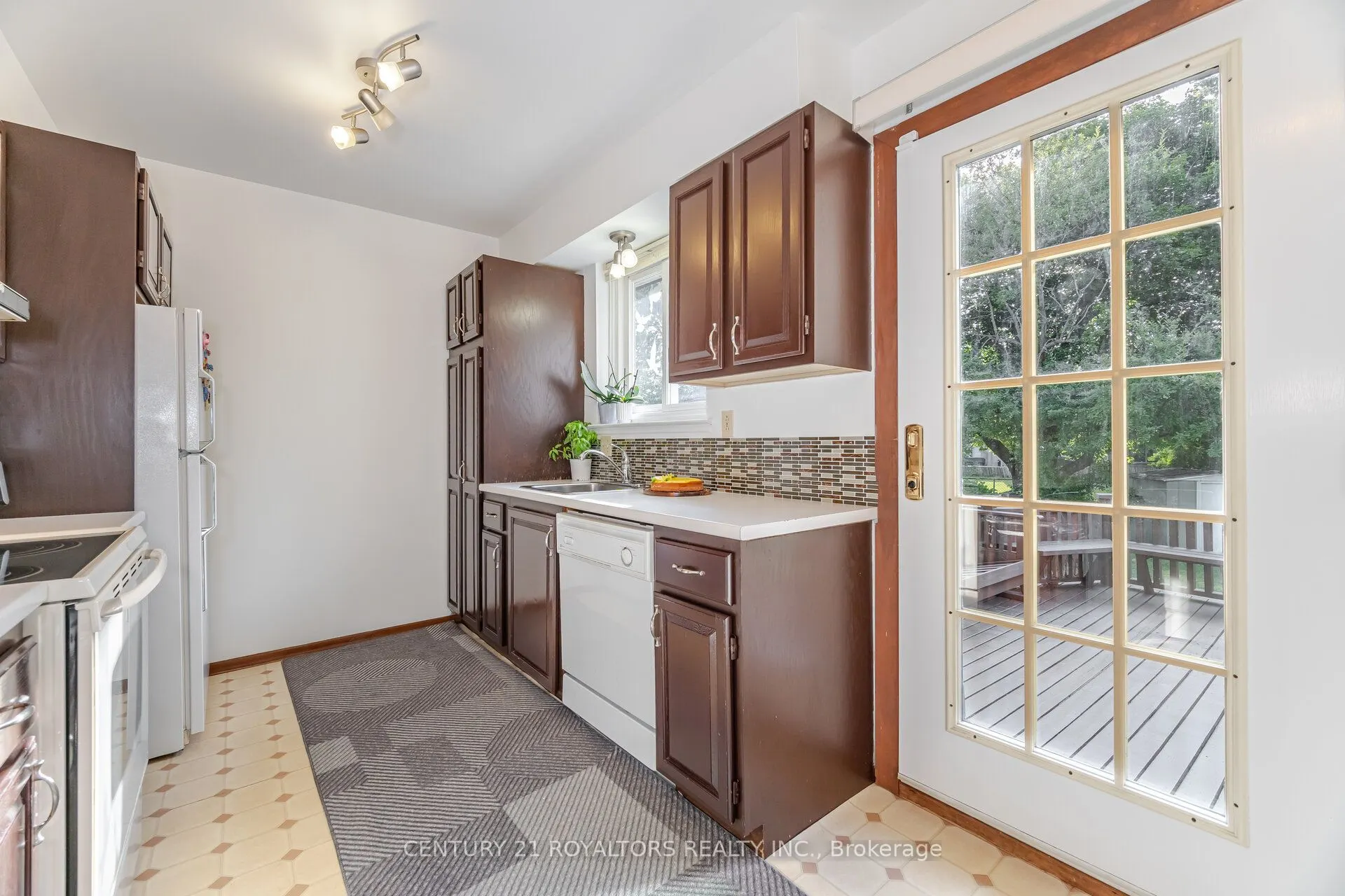 32 Farmington Drive