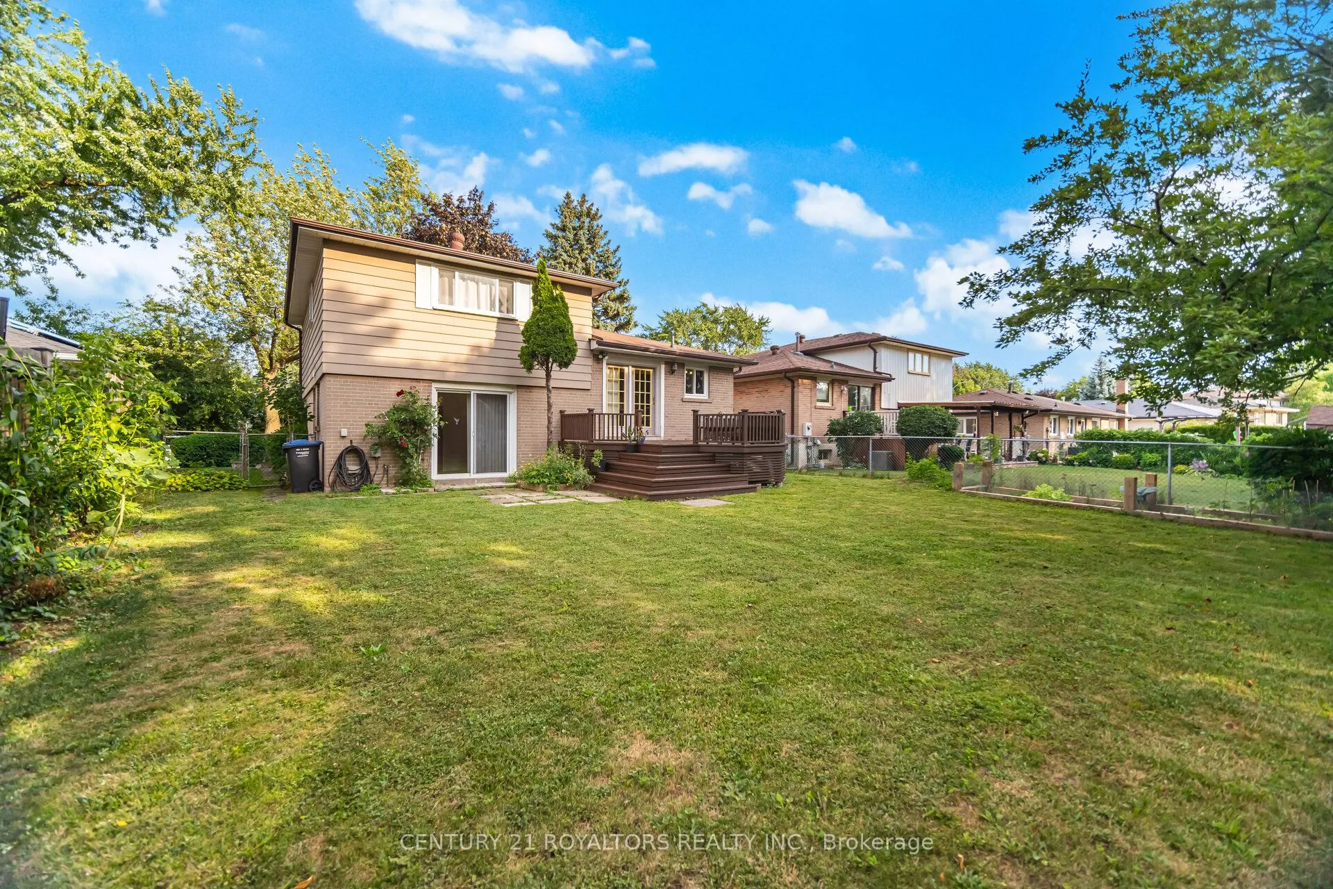 32 Farmington Drive
