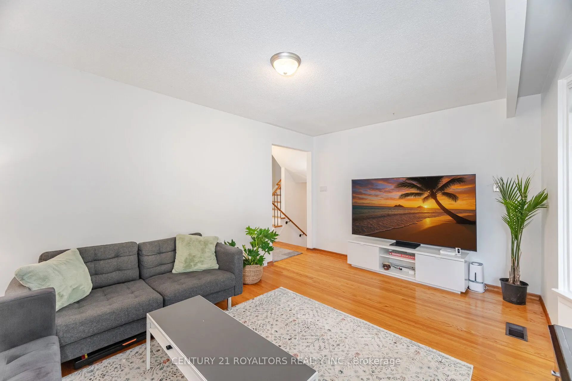 32 Farmington Drive