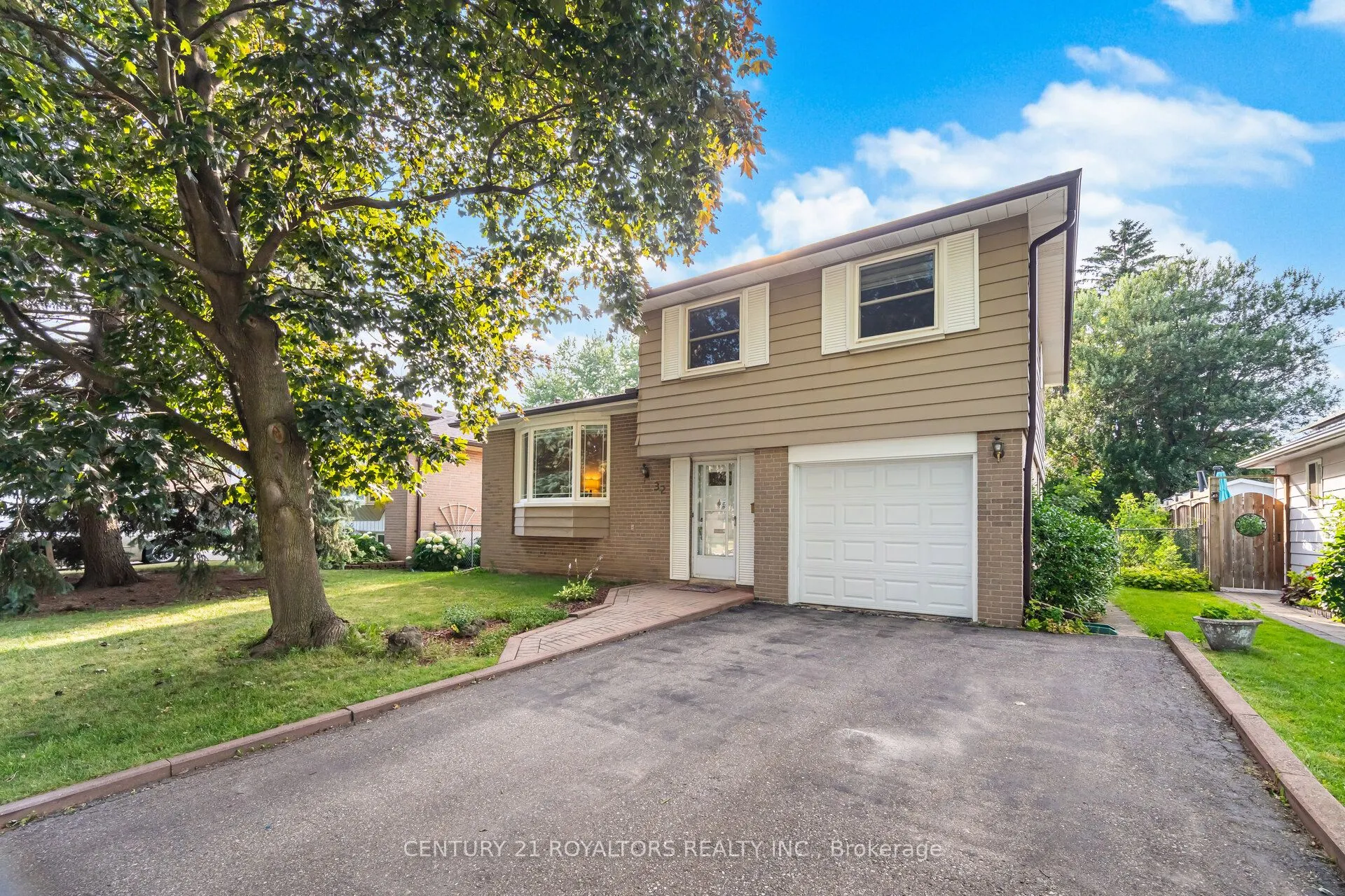 32 Farmington Drive