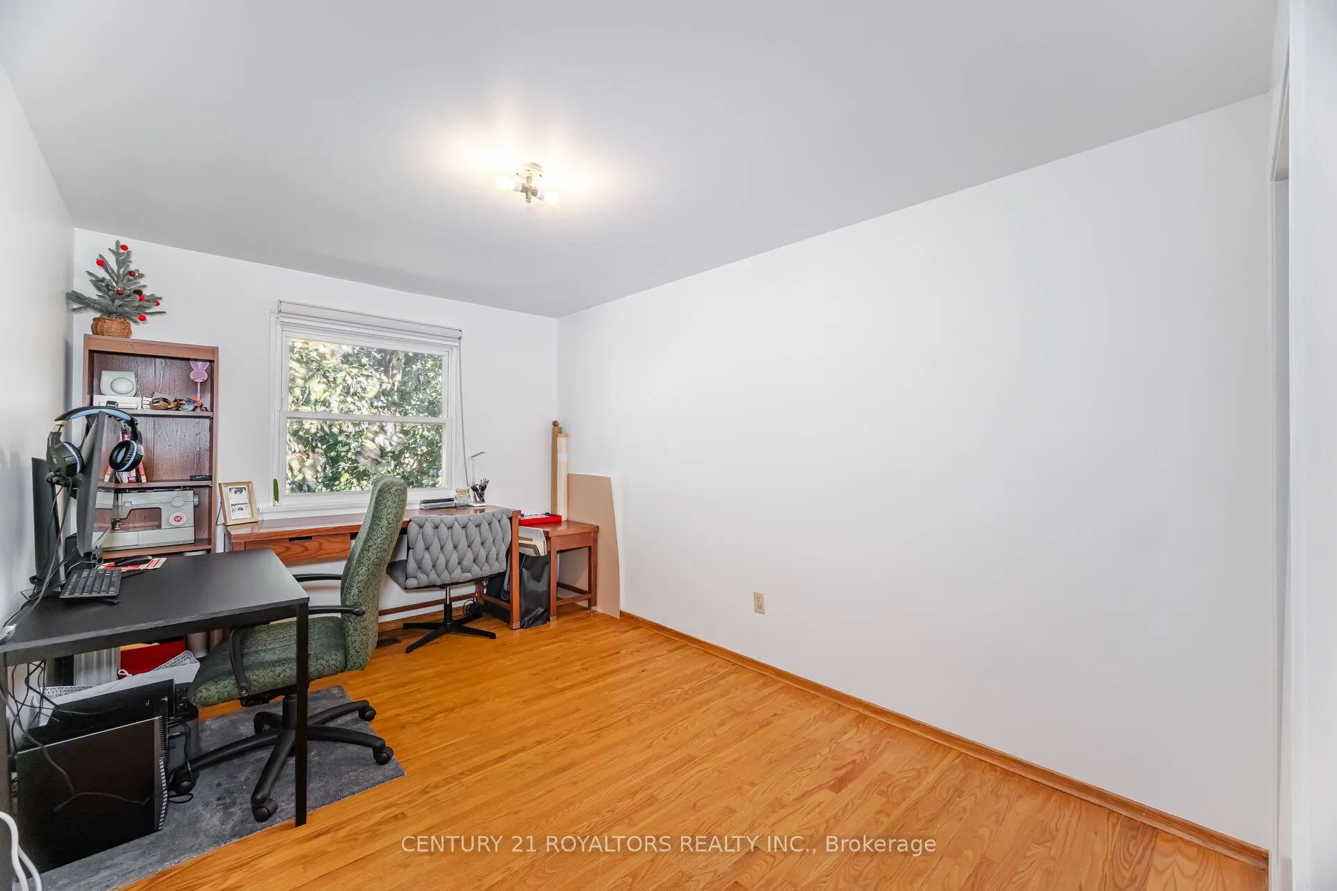 32 Farmington Drive