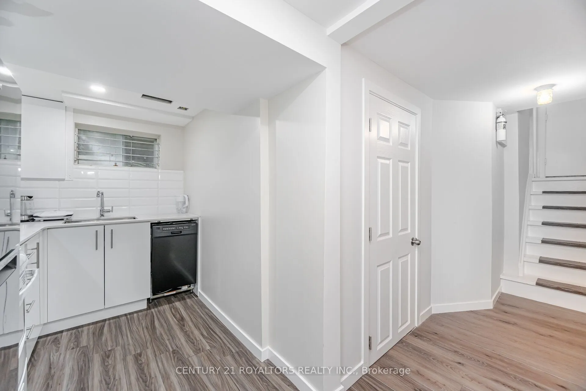 32 Farmington Drive