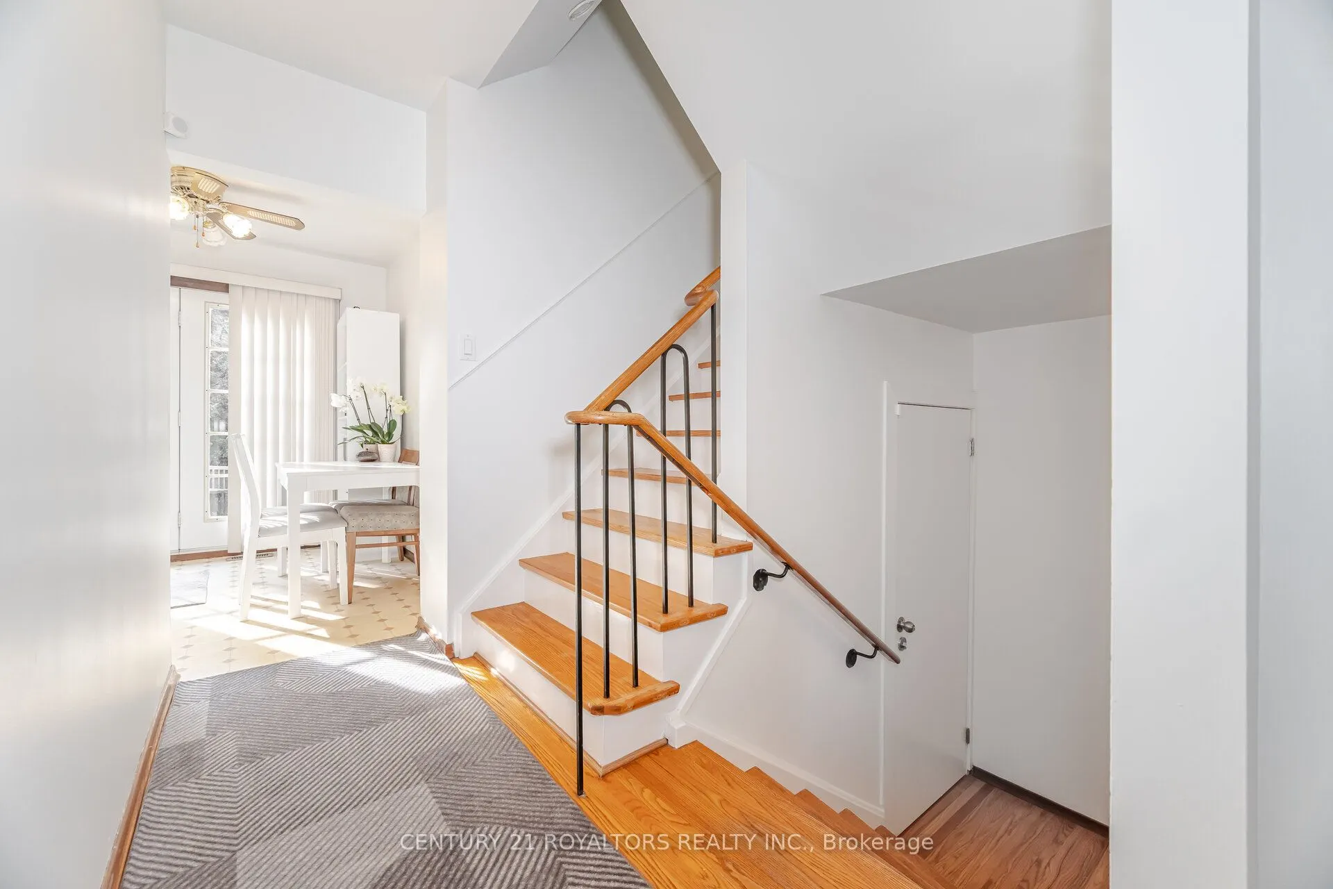 32 Farmington Drive