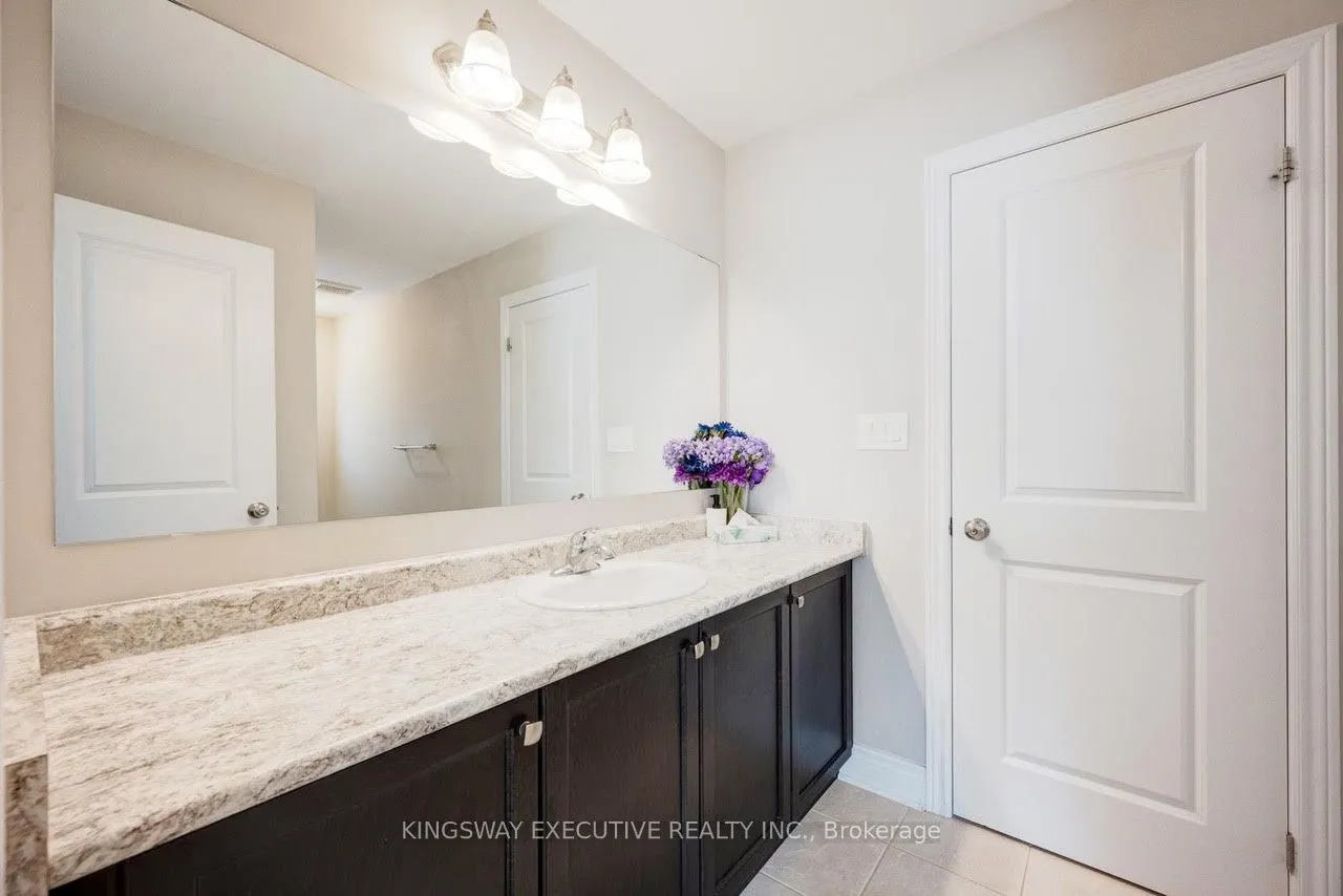 33 ASH HILL Avenue