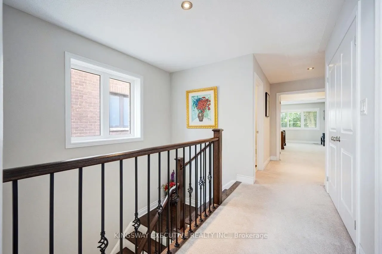 33 ASH HILL Avenue