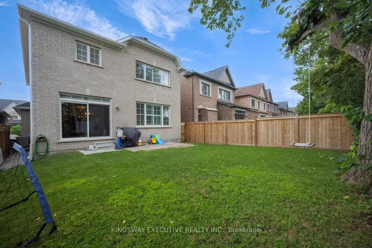 33 ASH HILL Avenue