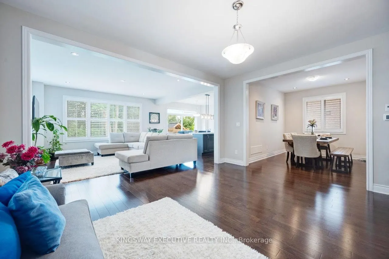 33 ASH HILL Avenue