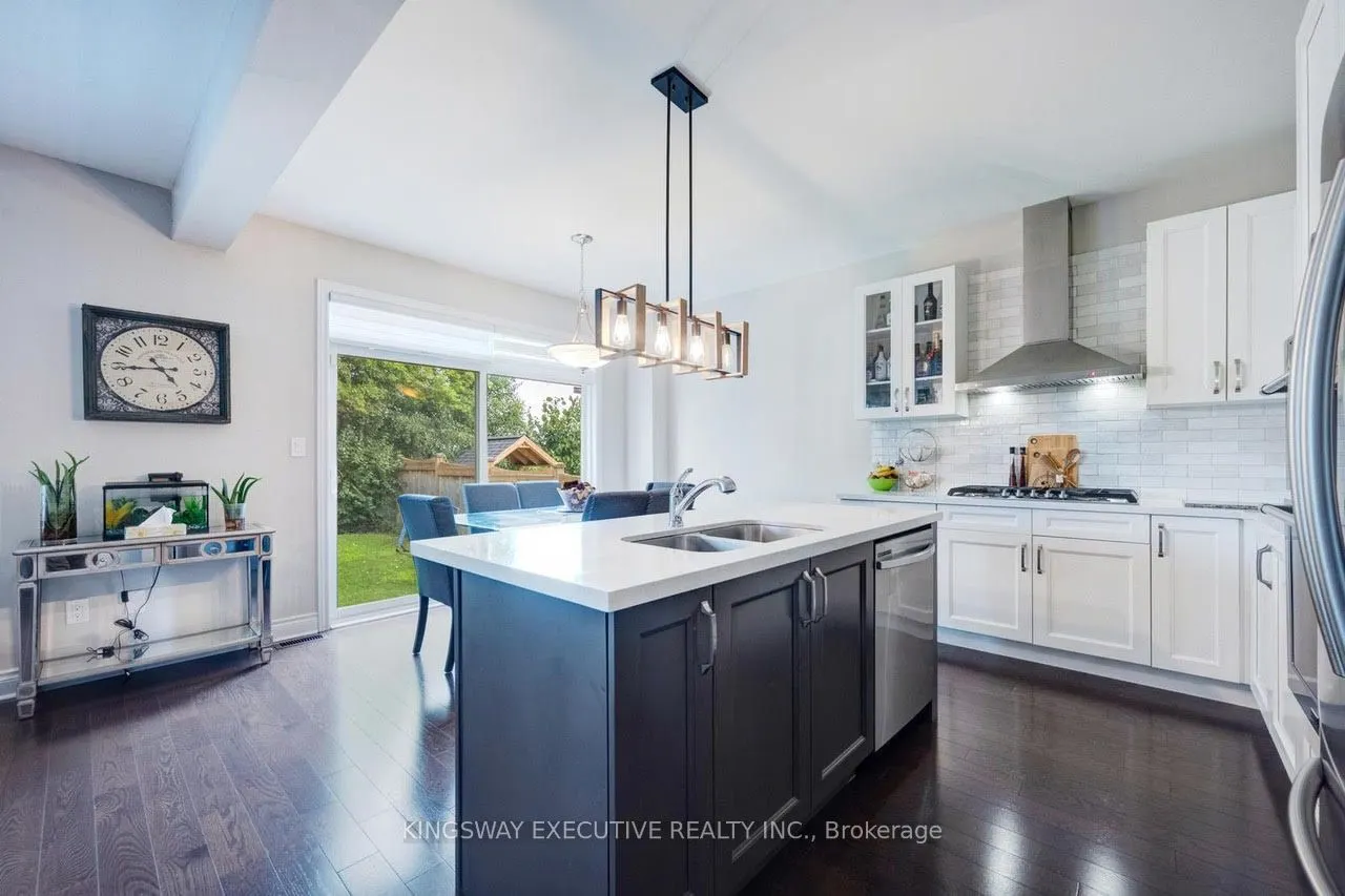33 ASH HILL Avenue