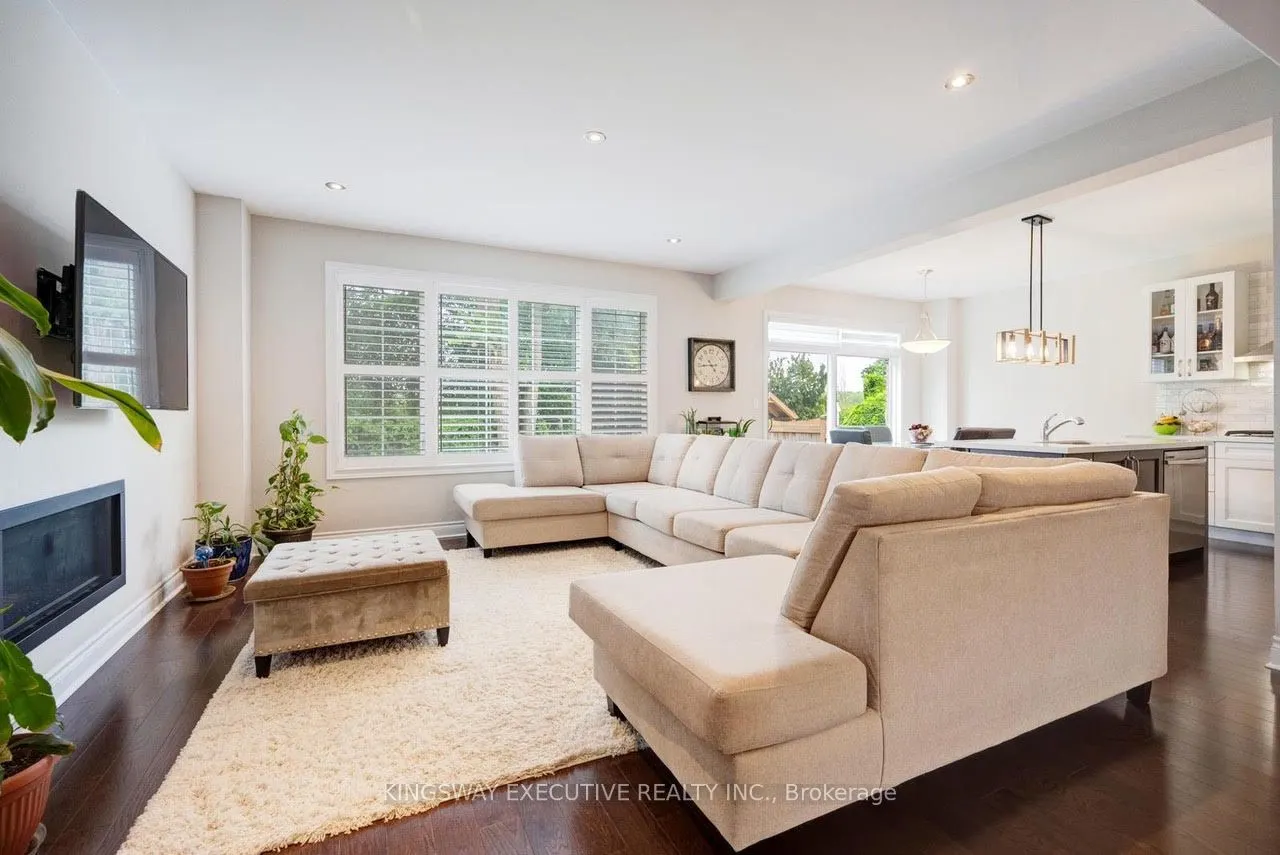 33 ASH HILL Avenue