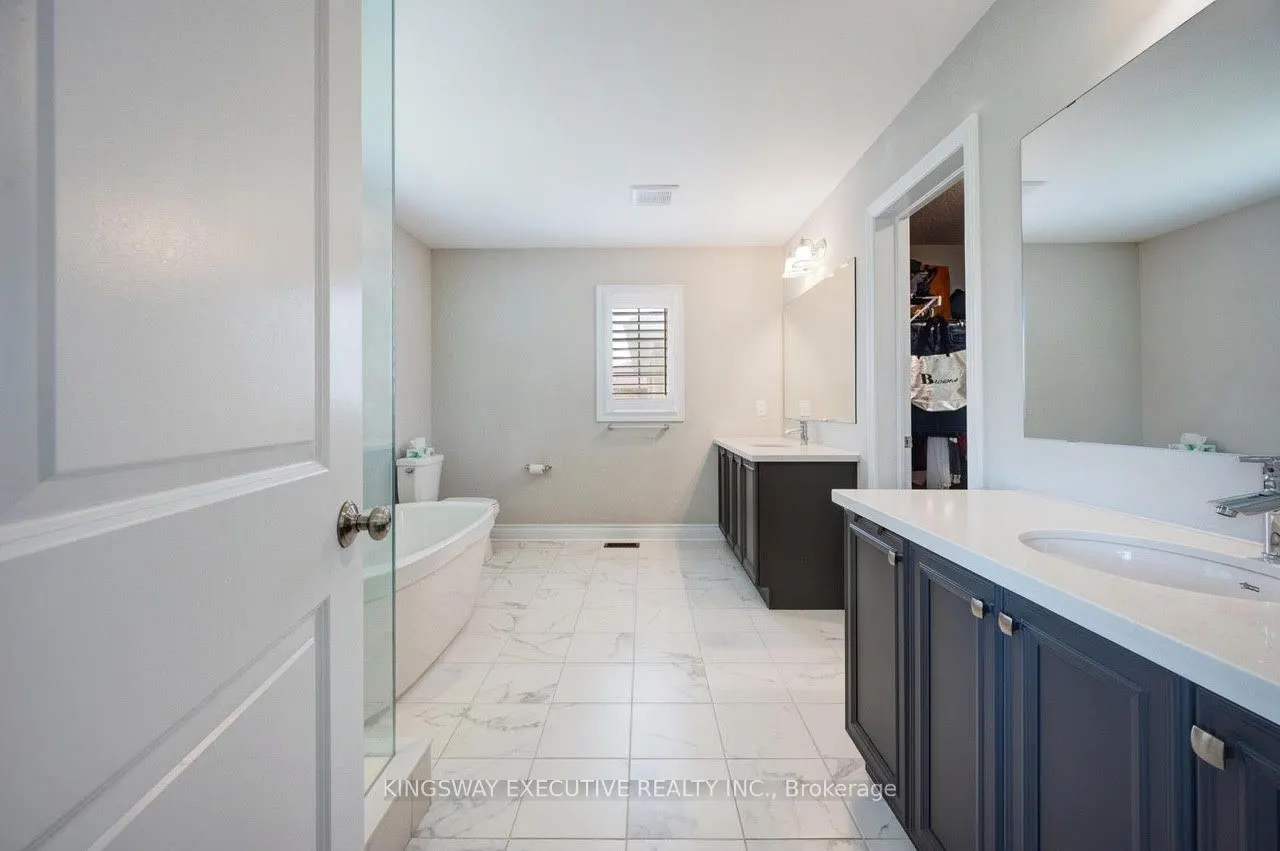 33 ASH HILL Avenue