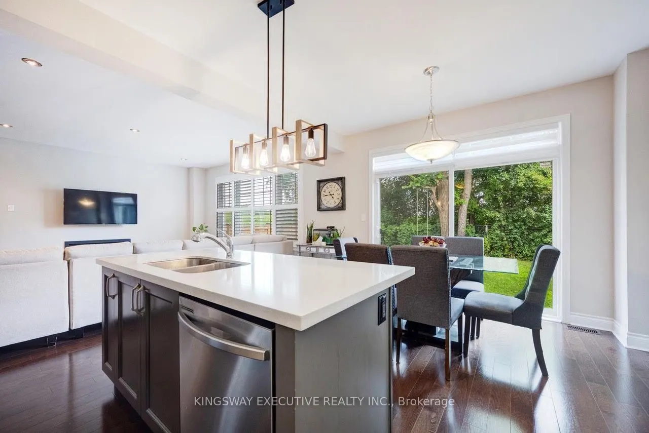 33 ASH HILL Avenue
