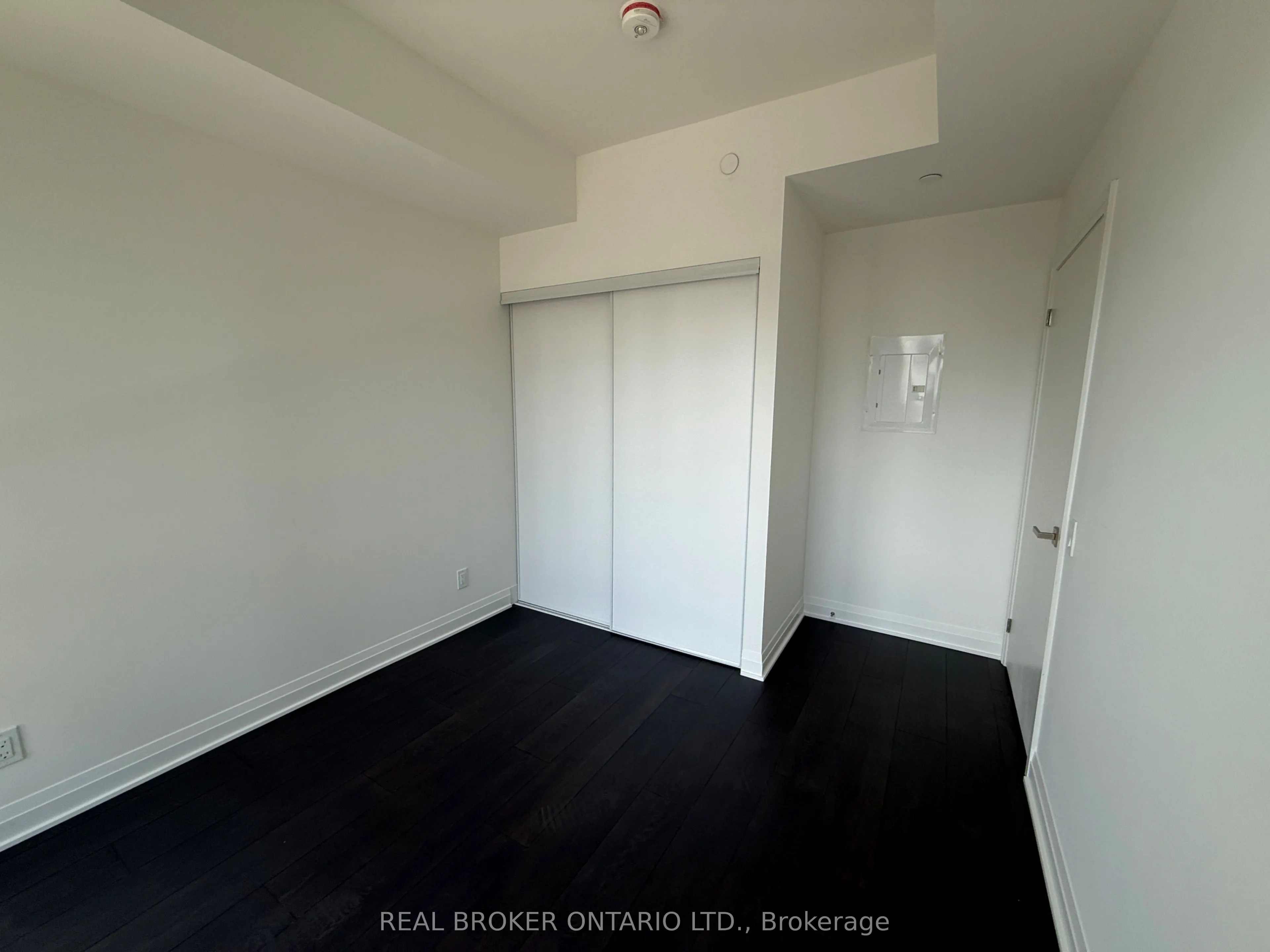 4015 The Exchange, #906