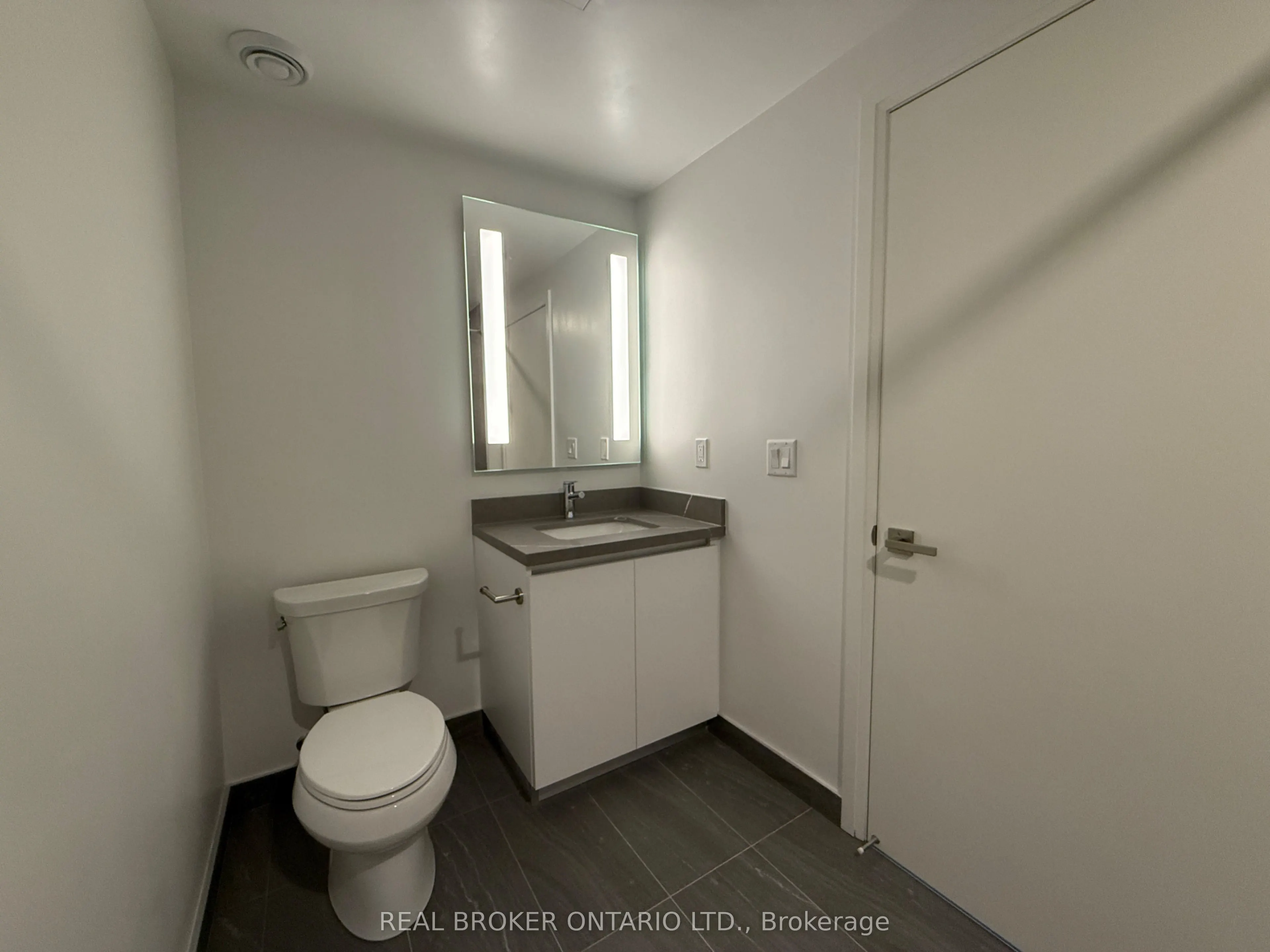 4015 The Exchange, #906