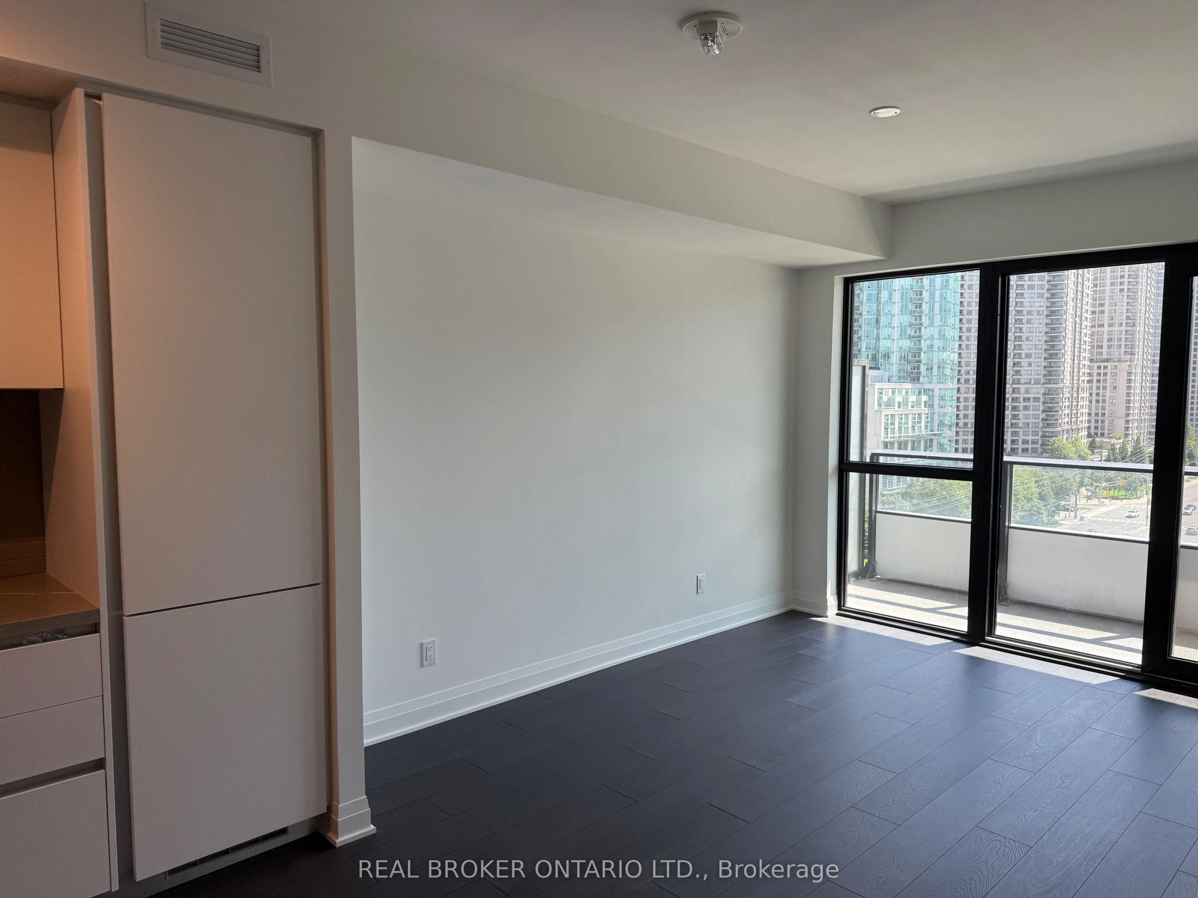 4015 The Exchange, #906