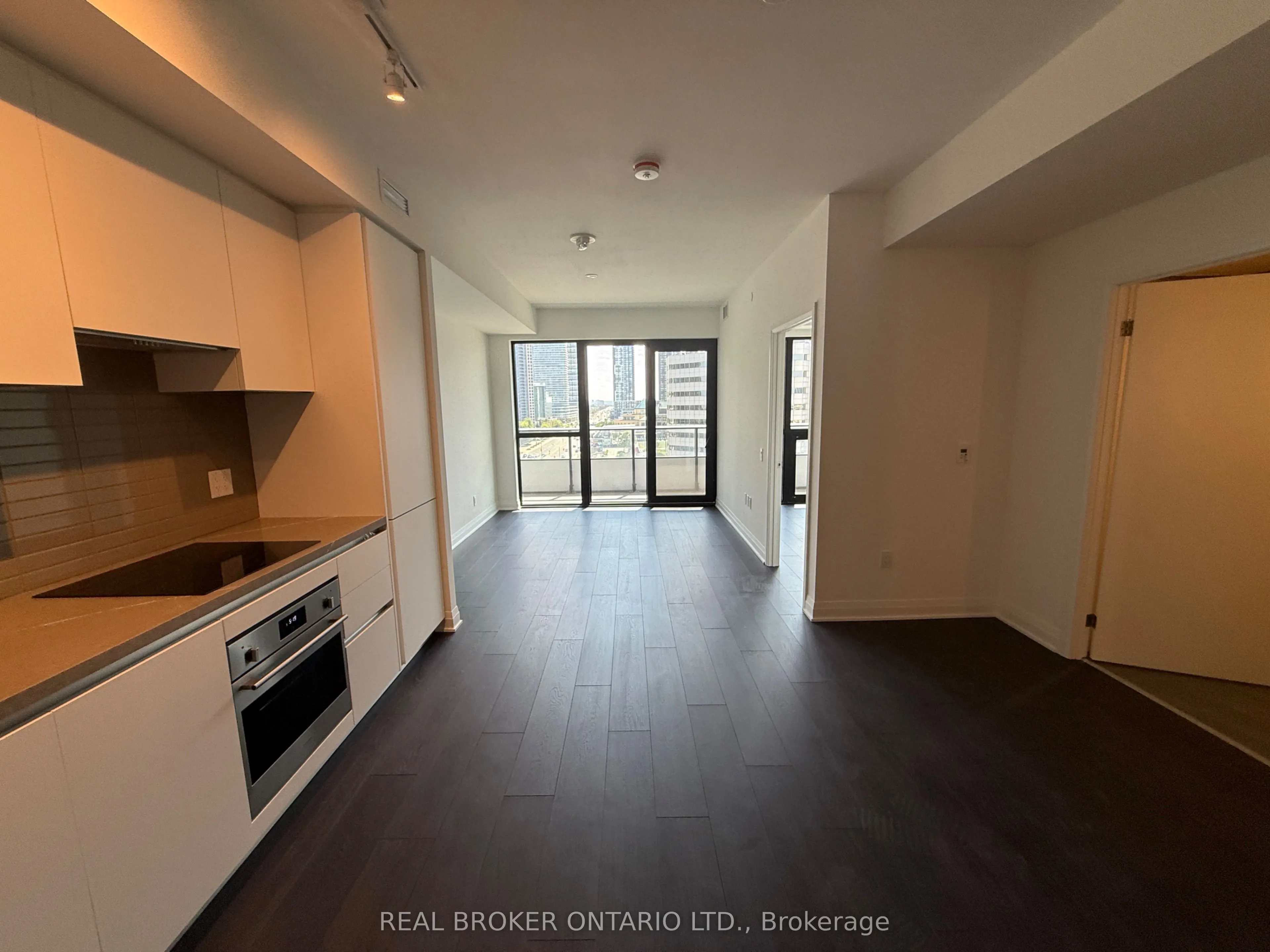 4015 The Exchange, #906