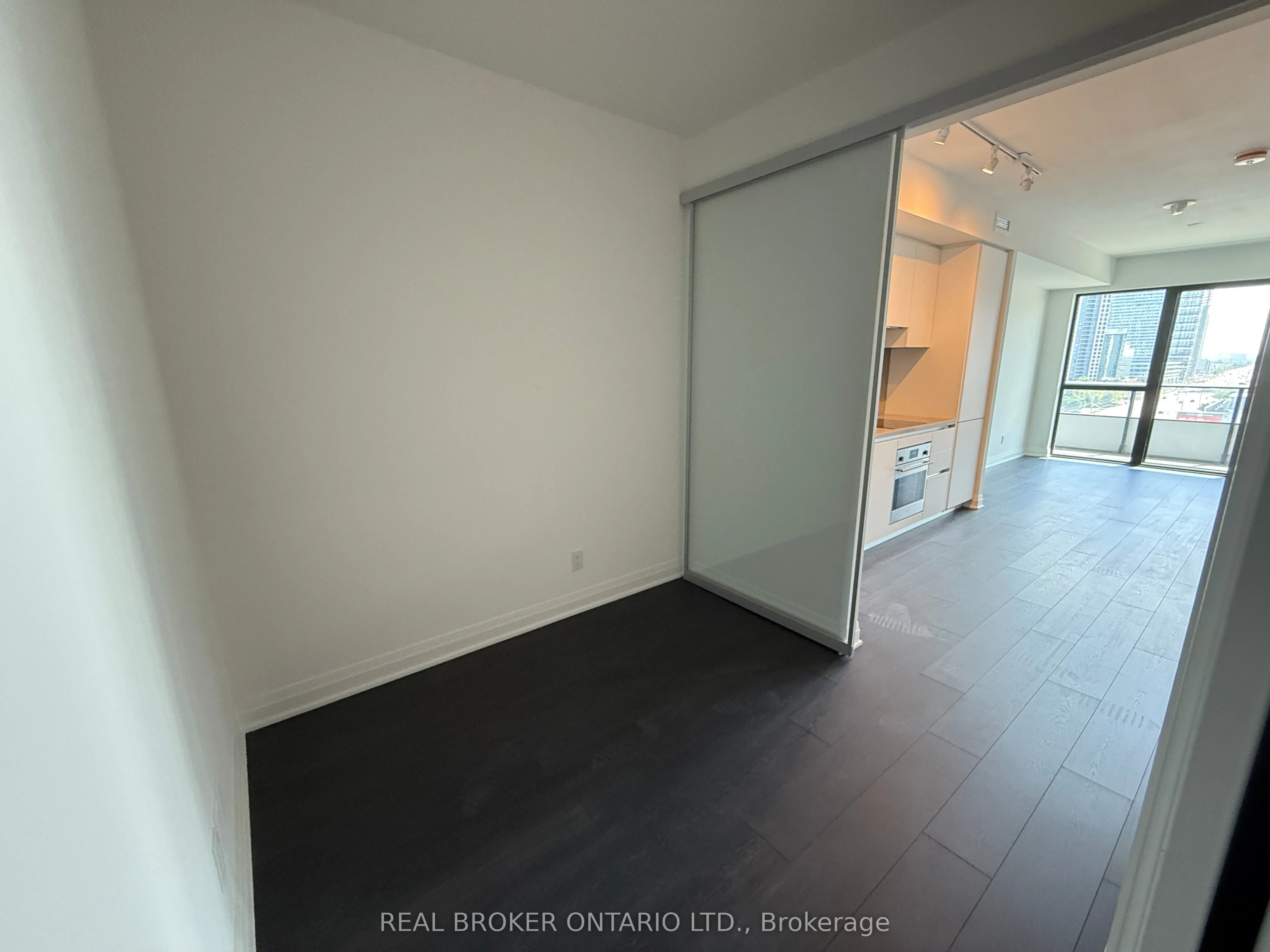 4015 The Exchange, #906