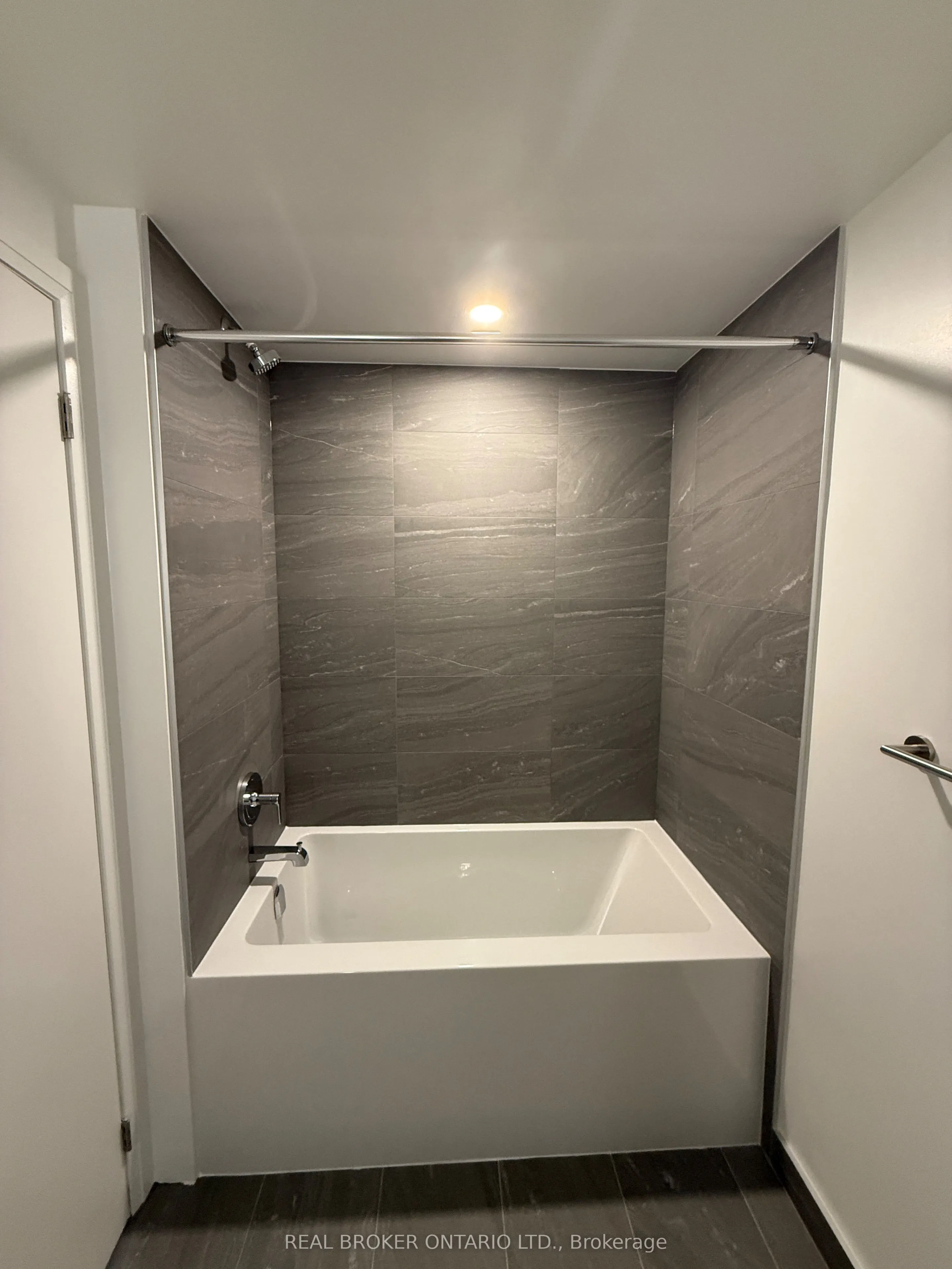 4015 The Exchange, #906