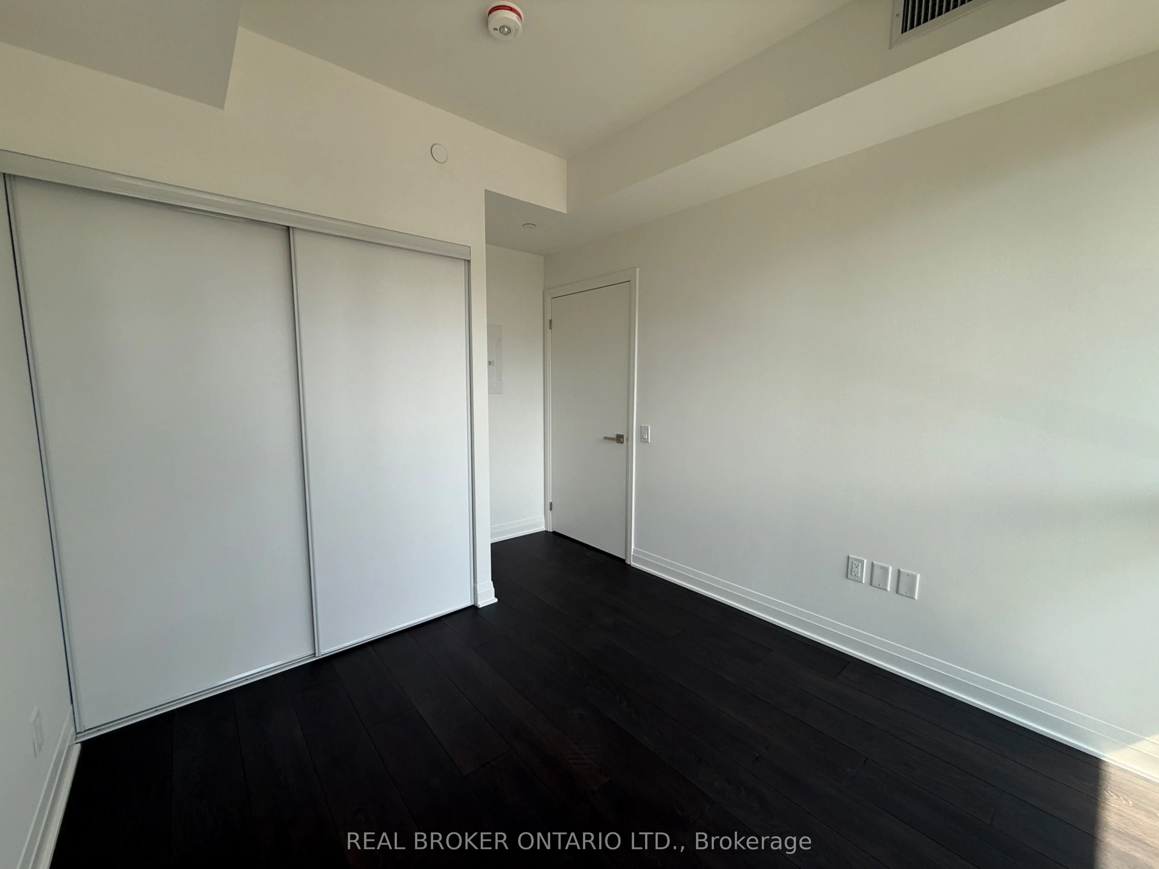 4015 The Exchange, #906