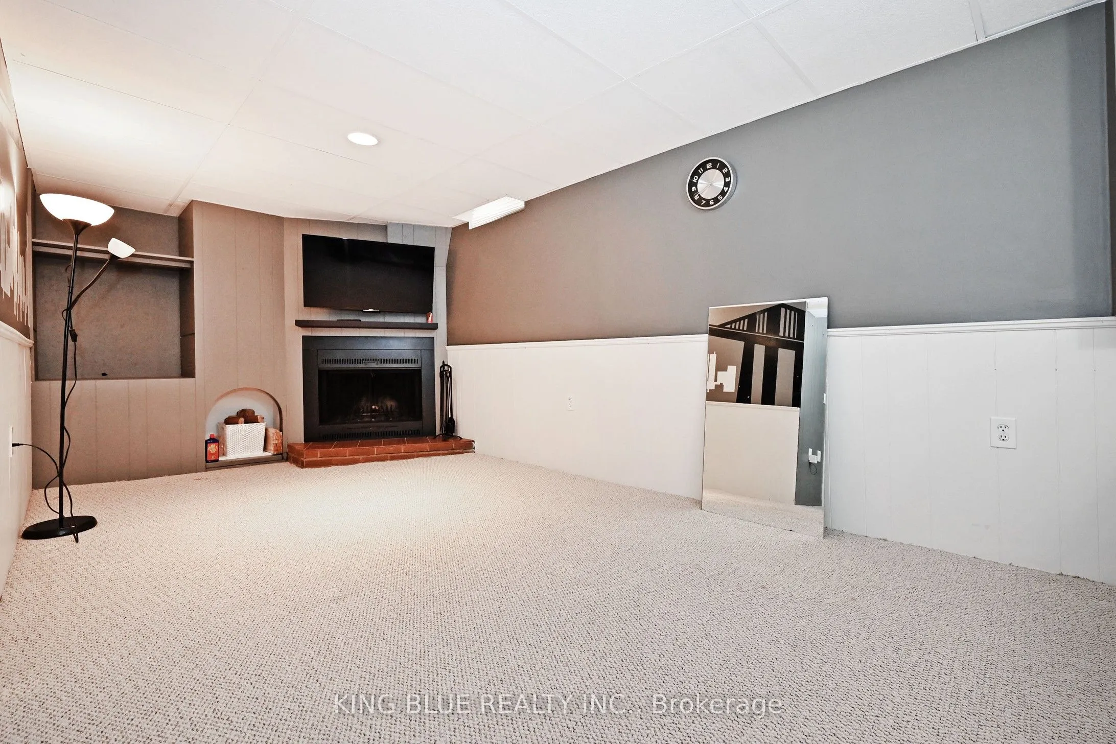 1047 Raintree Lane
