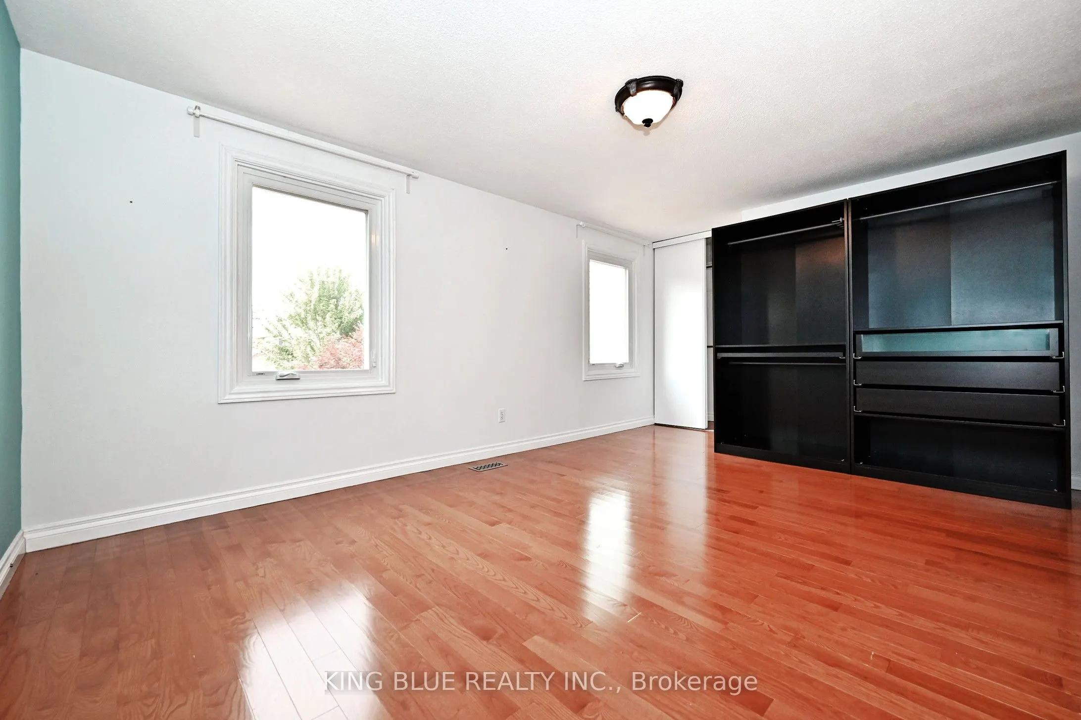 1047 Raintree Lane