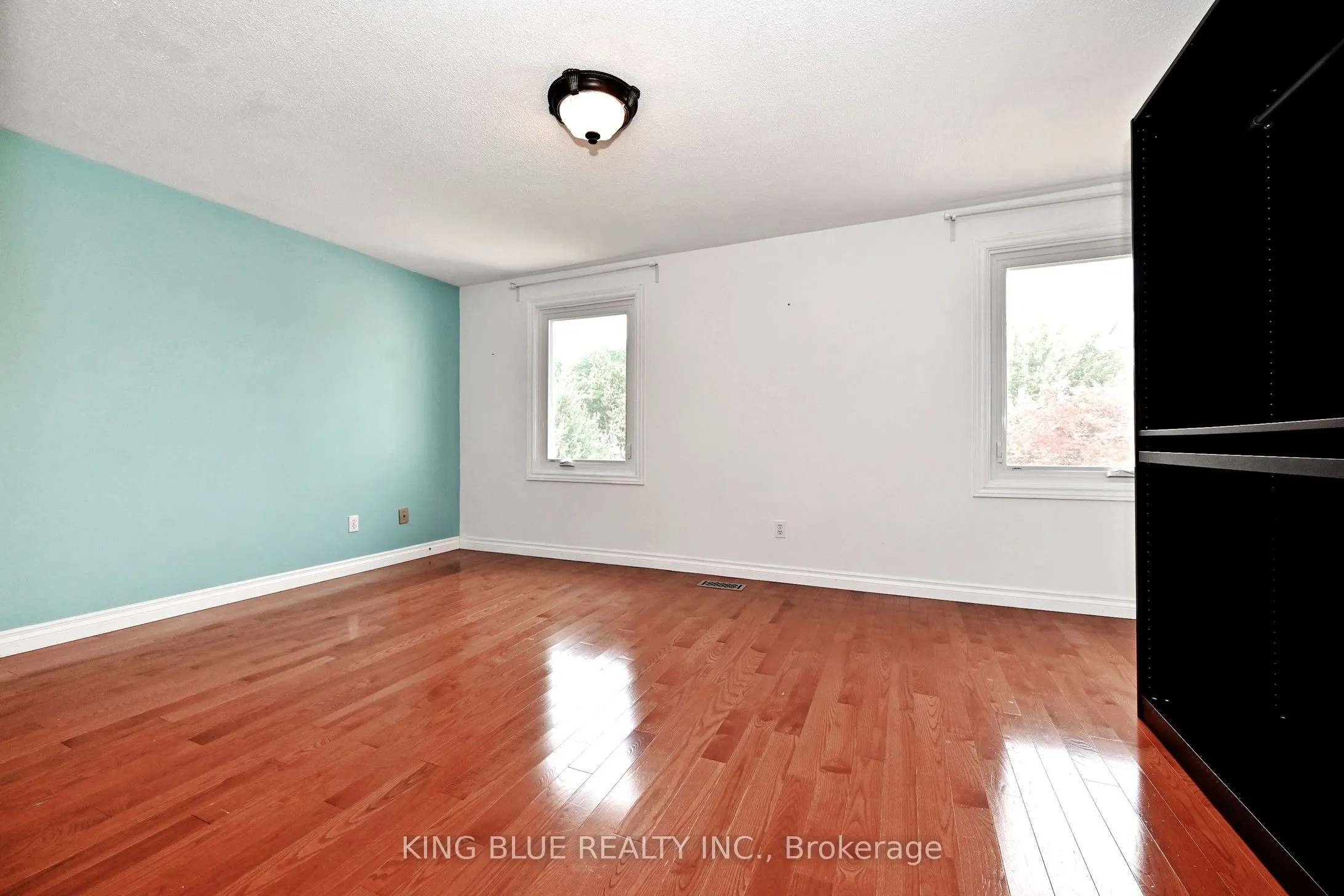 1047 Raintree Lane