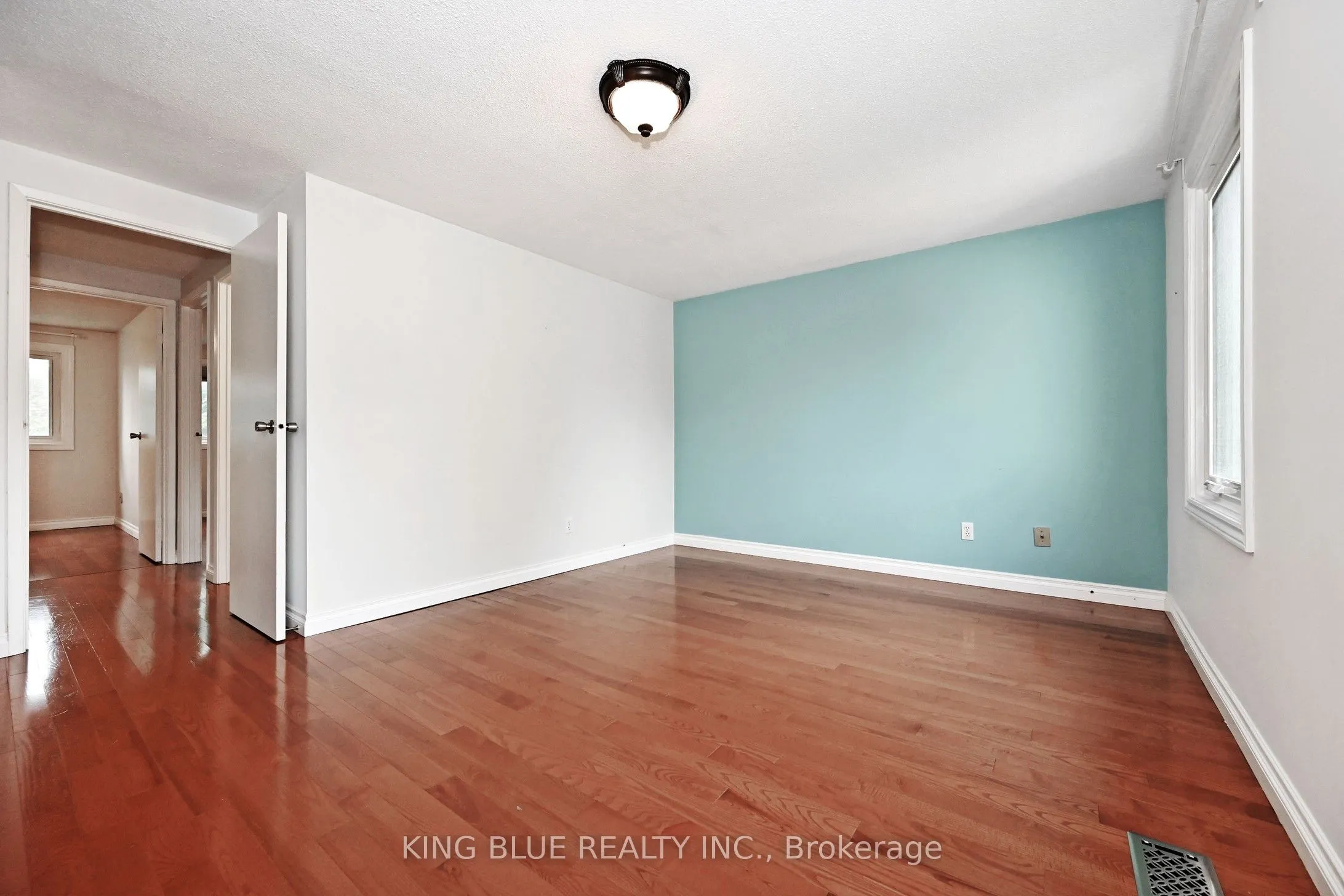 1047 Raintree Lane