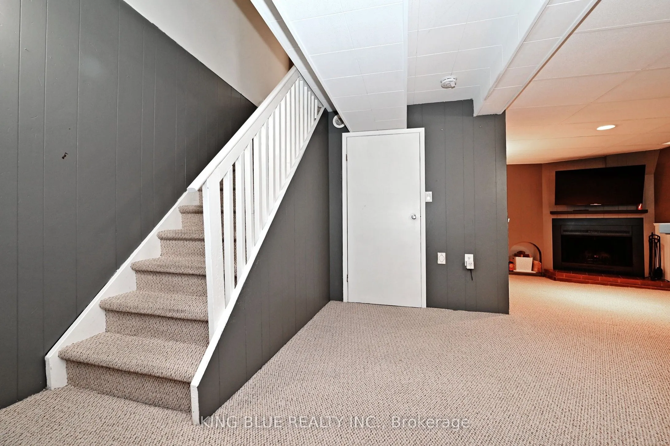 1047 Raintree Lane