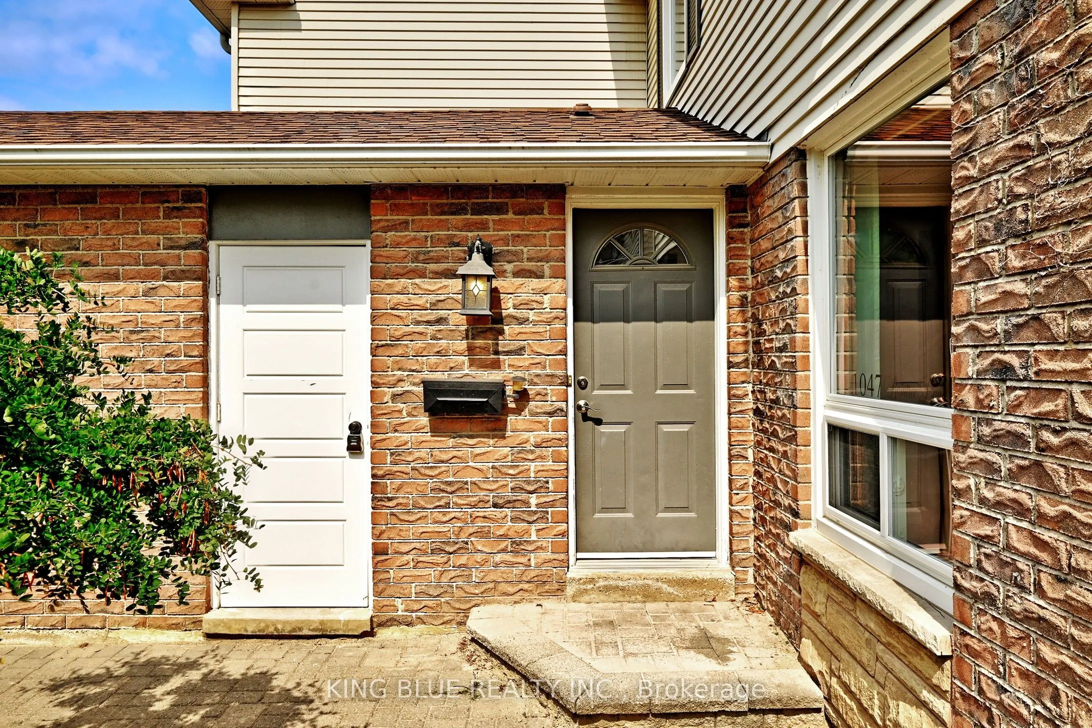 1047 Raintree Lane