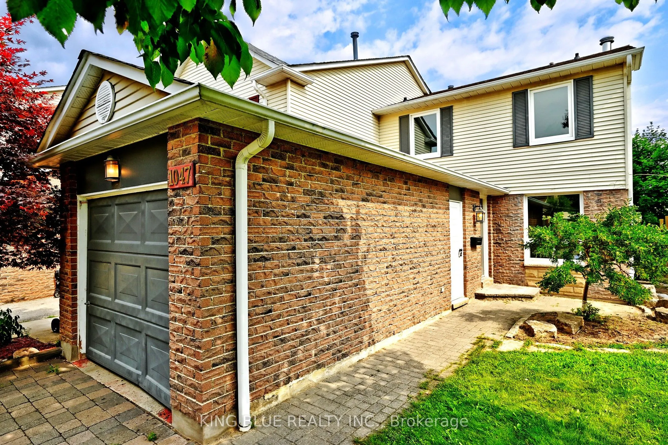 1047 Raintree Lane