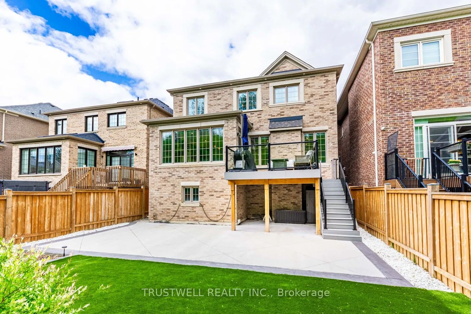 12 Vineyard Drive