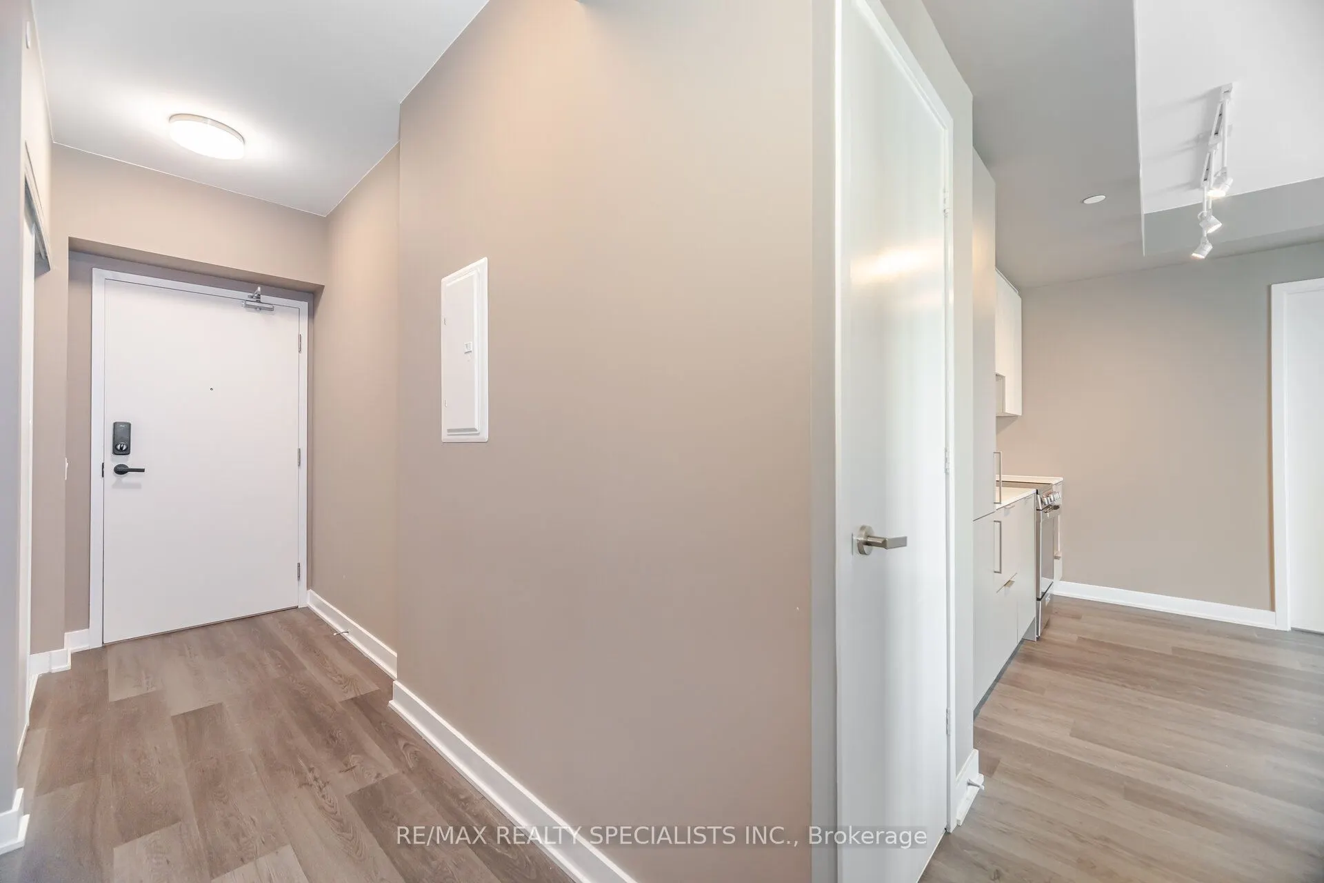 3900 Confederation Parkway, #701