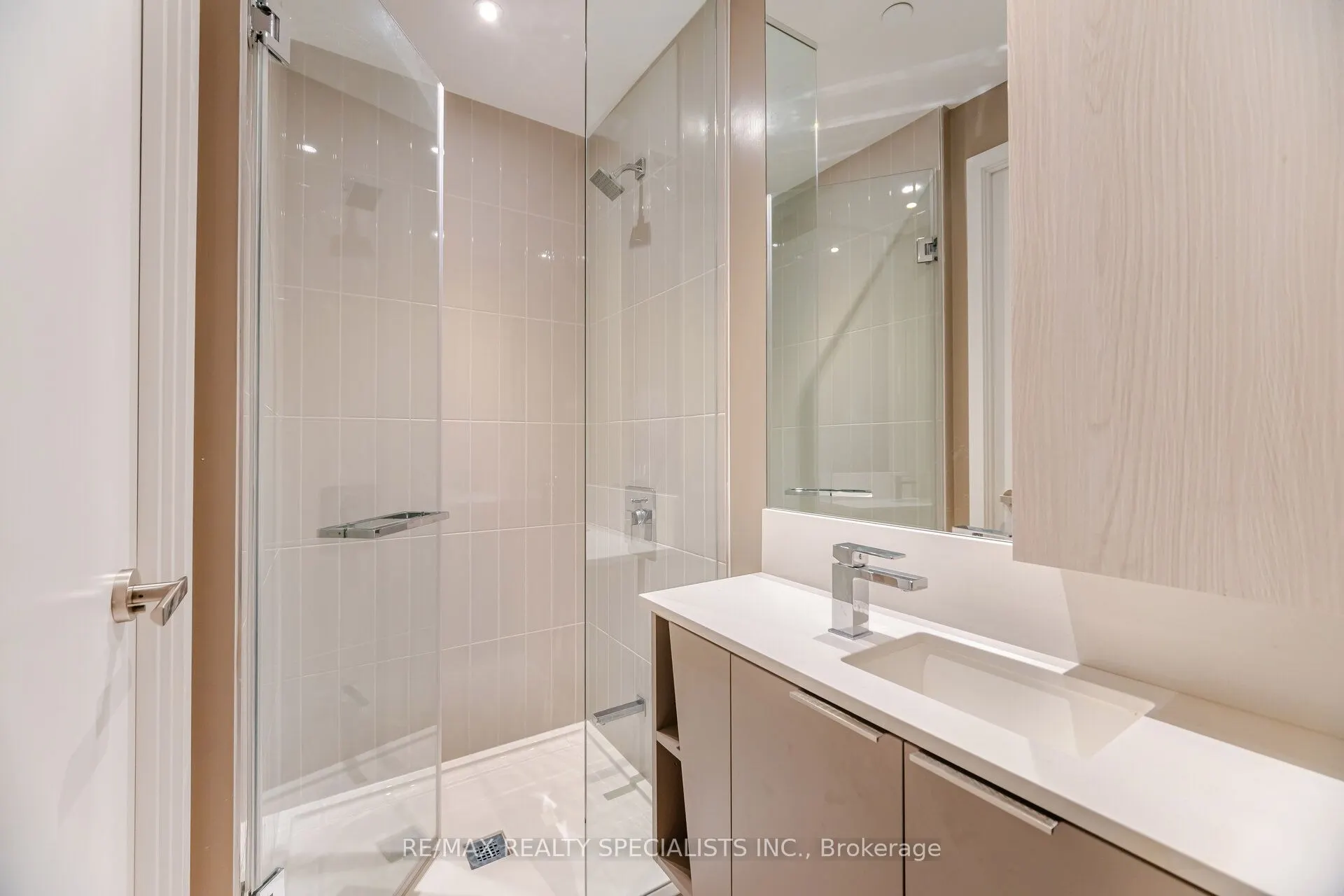 3900 Confederation Parkway, #701