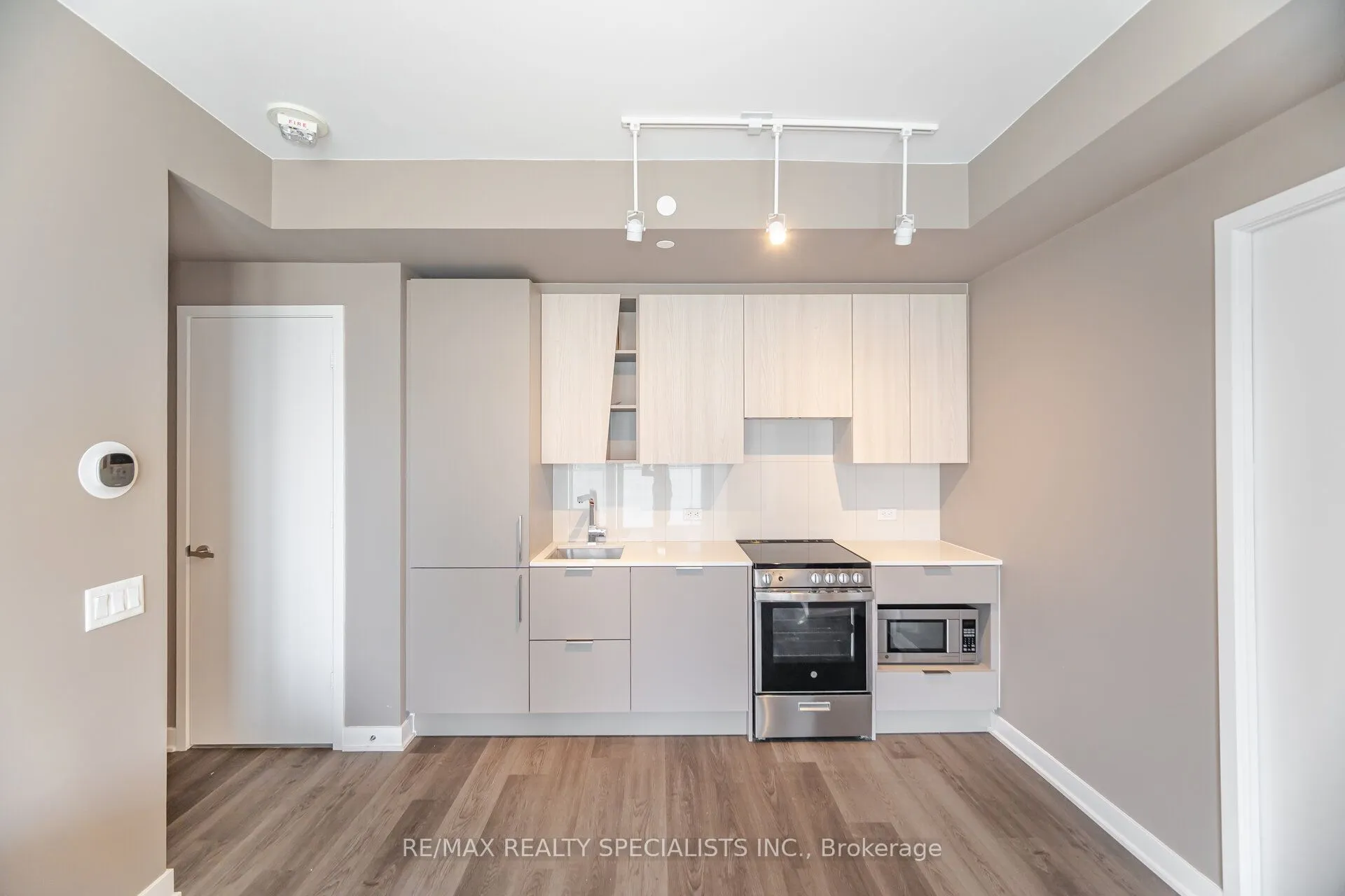 3900 Confederation Parkway, #701