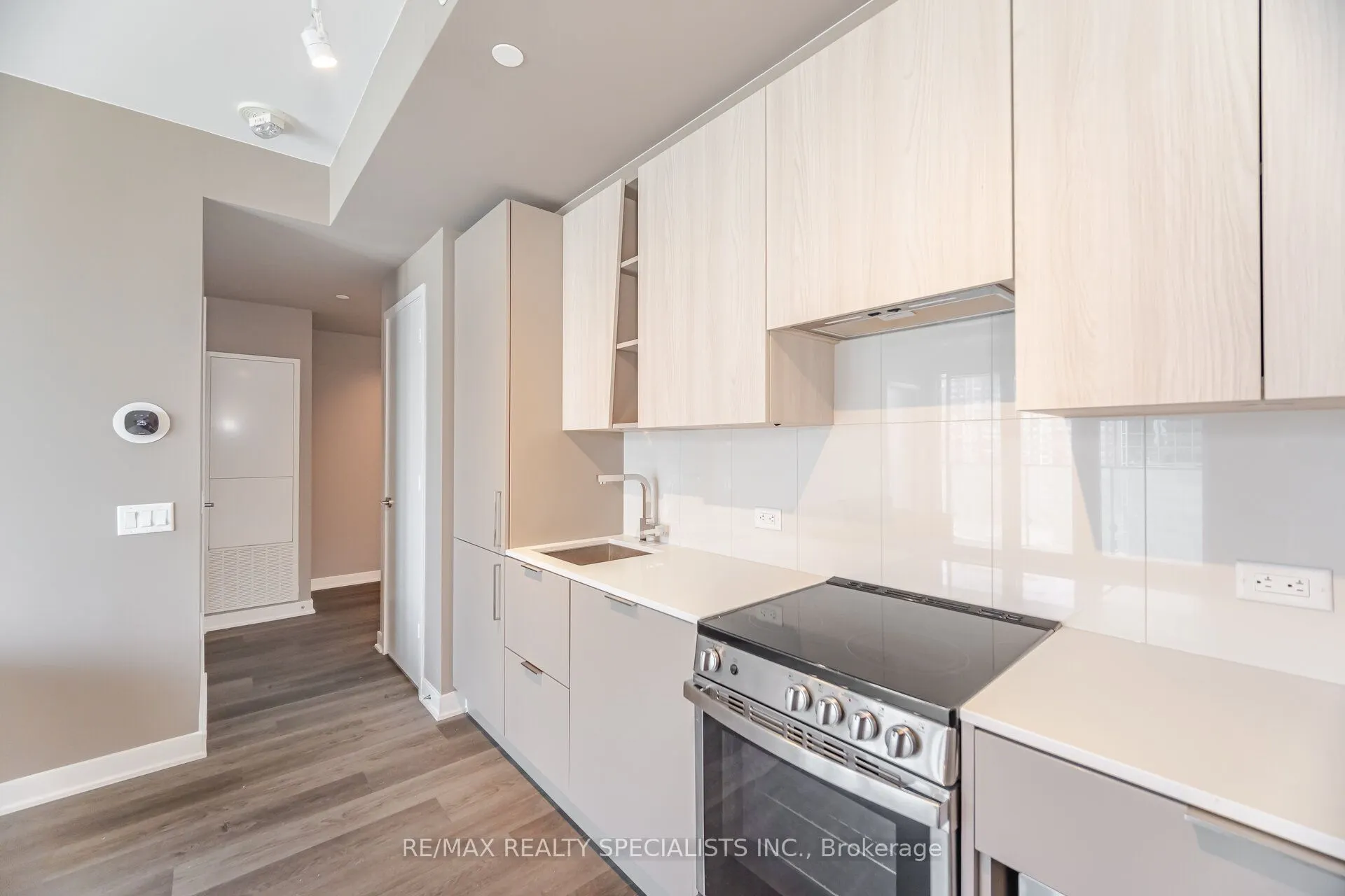 3900 Confederation Parkway, #701
