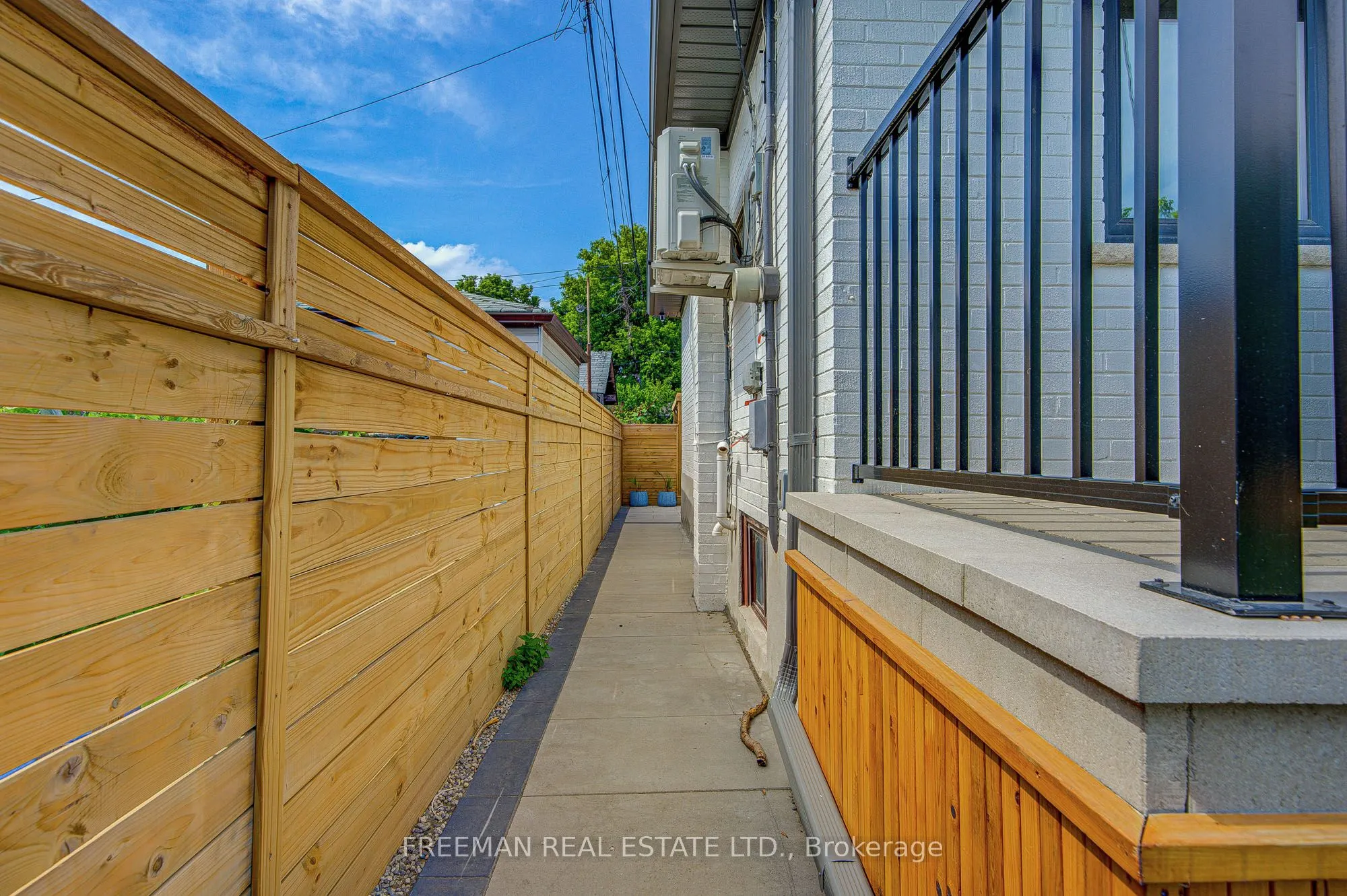 26 Edgeware Drive