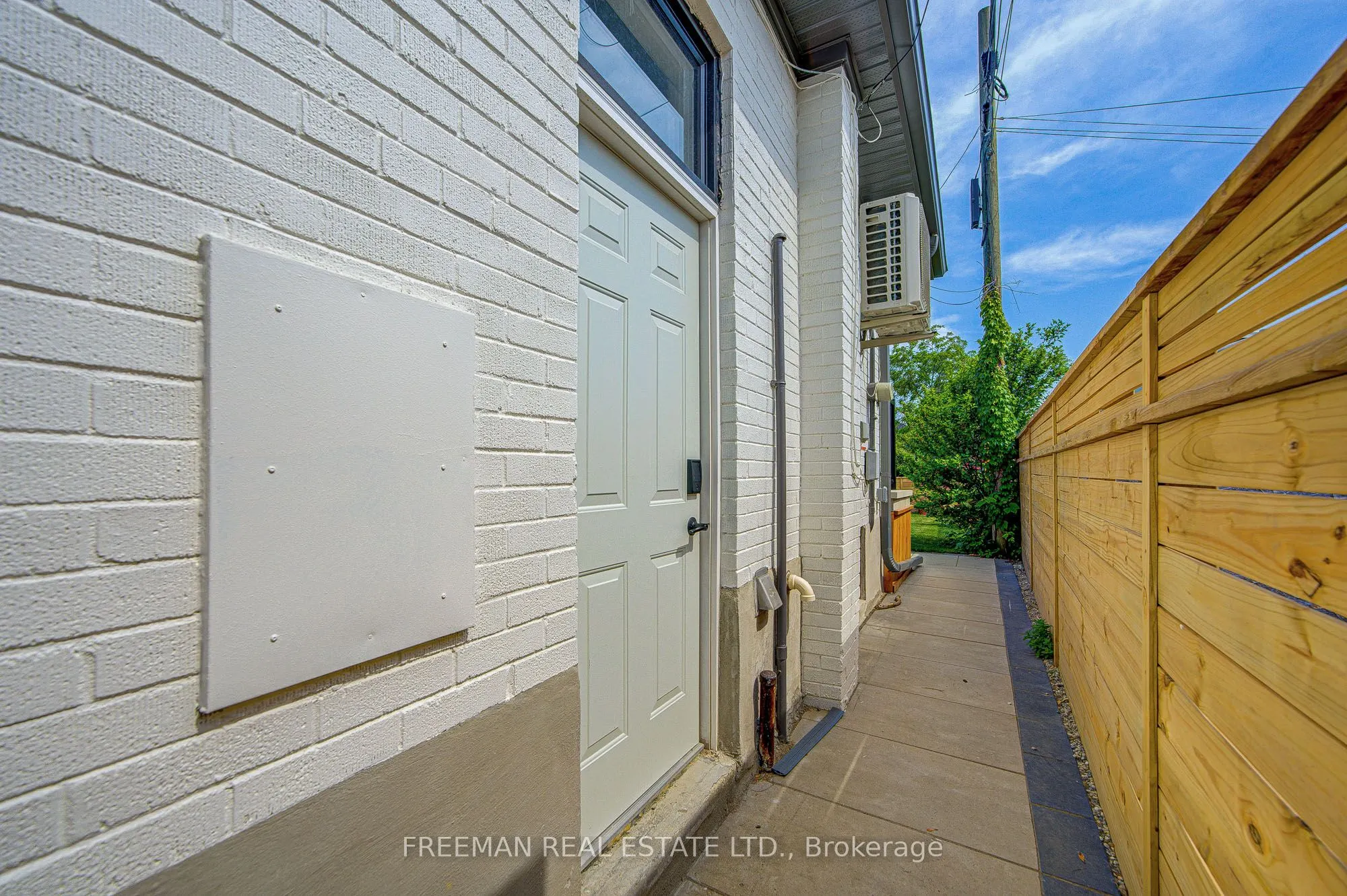 26 Edgeware Drive