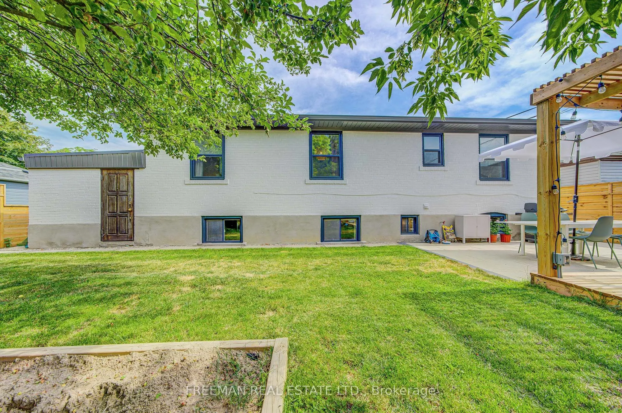 26 Edgeware Drive
