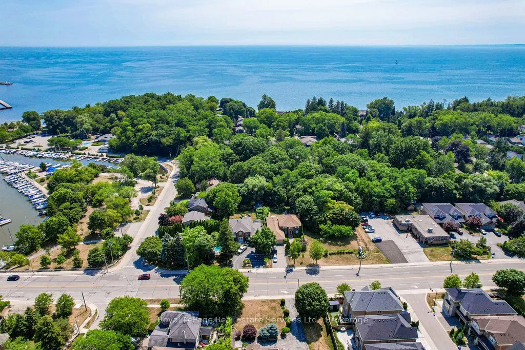 3039 Lakeshore Road W