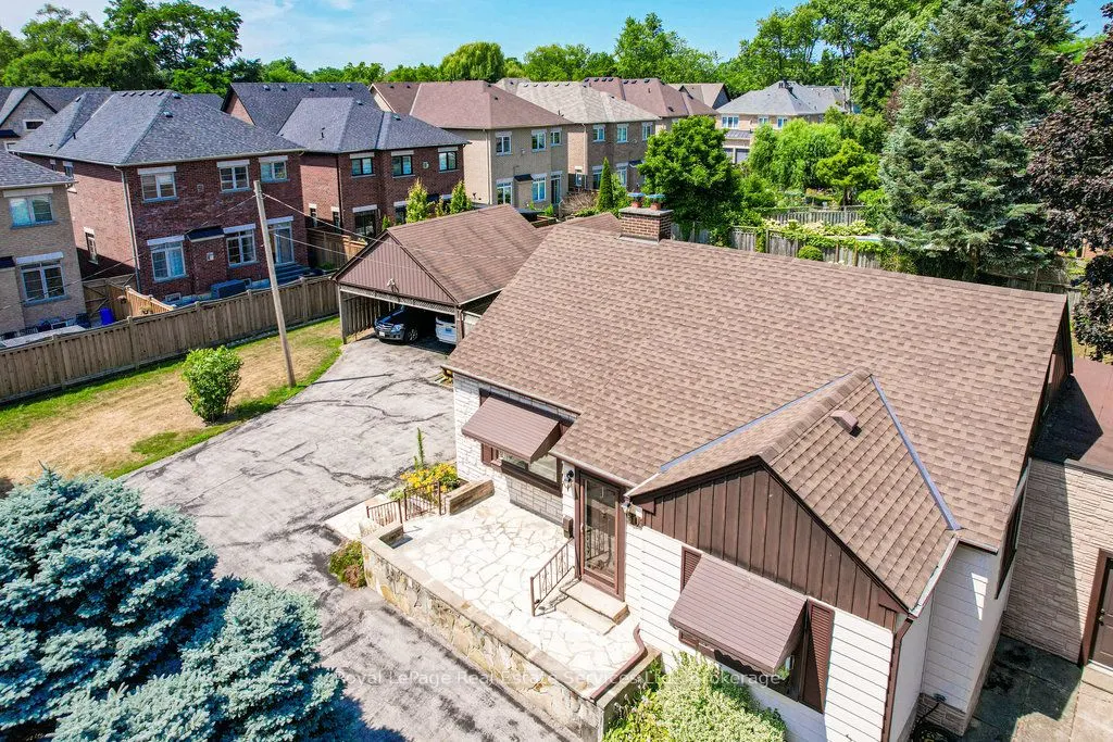 3039 Lakeshore Road W