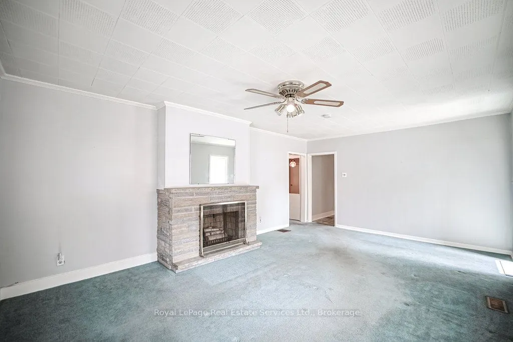 3039 Lakeshore Road W