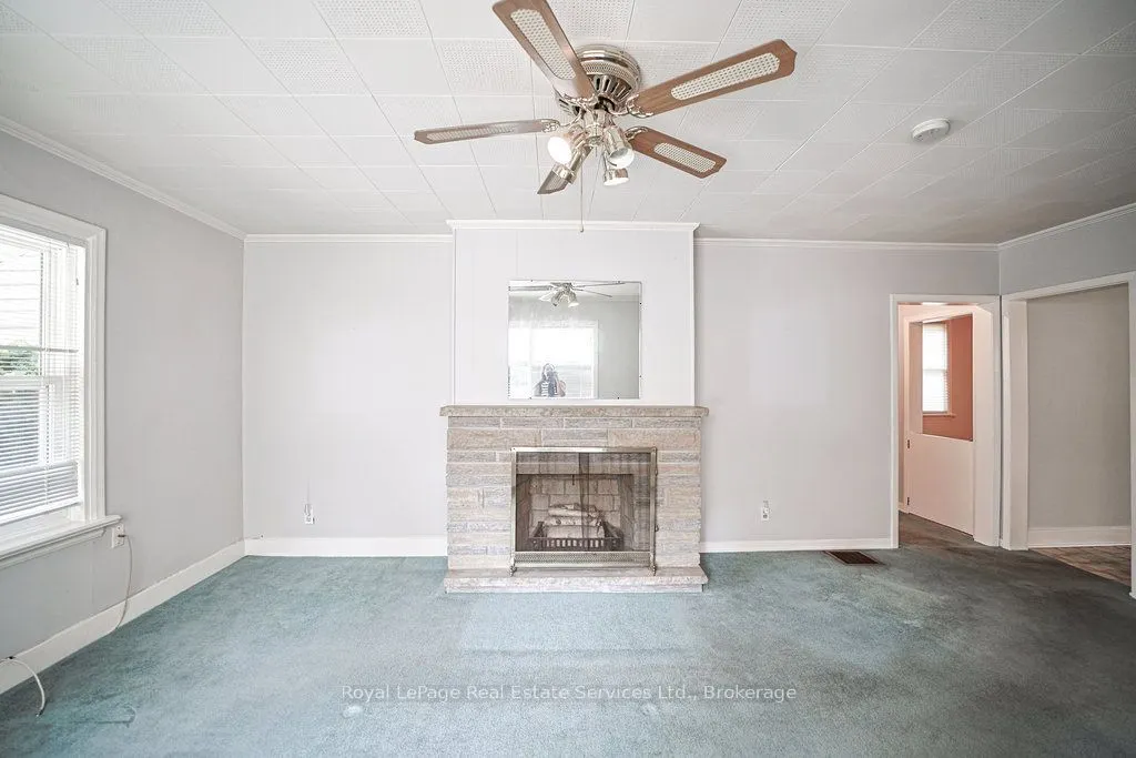 3039 Lakeshore Road W