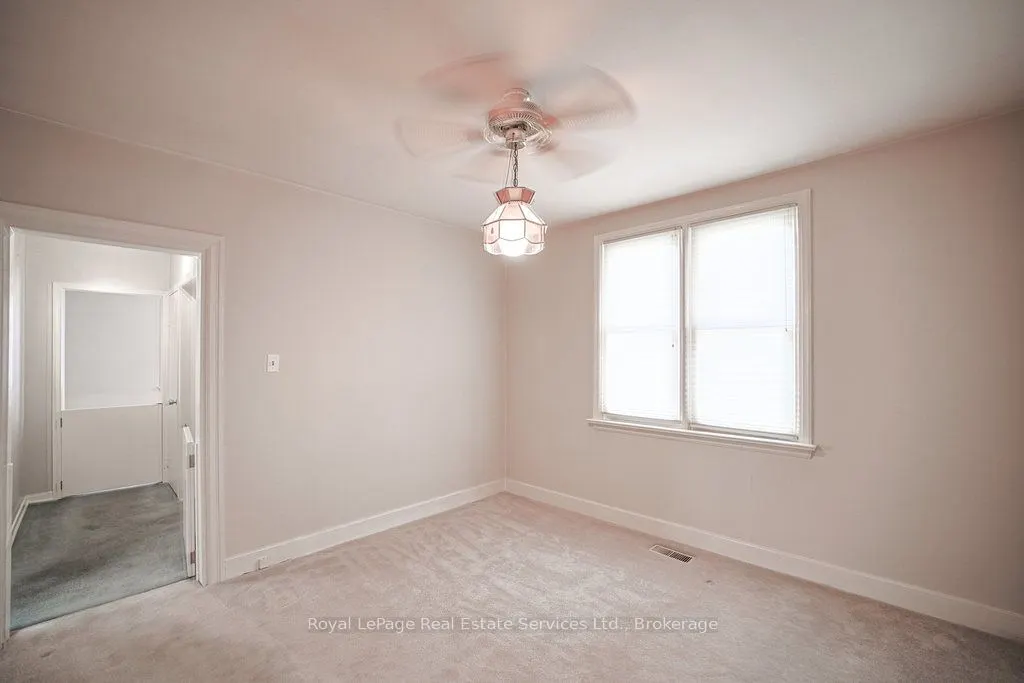 3039 Lakeshore Road W