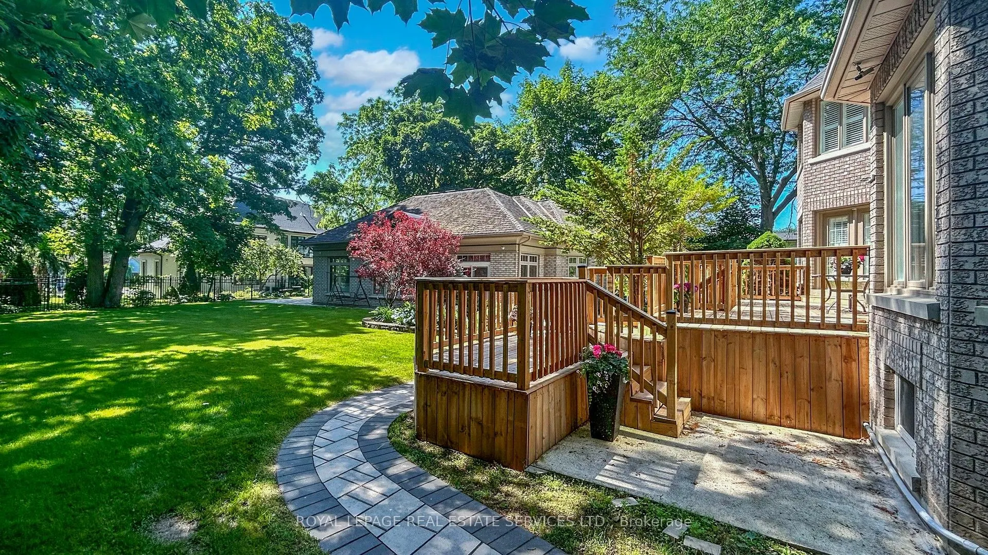 2416 Mississauga Road