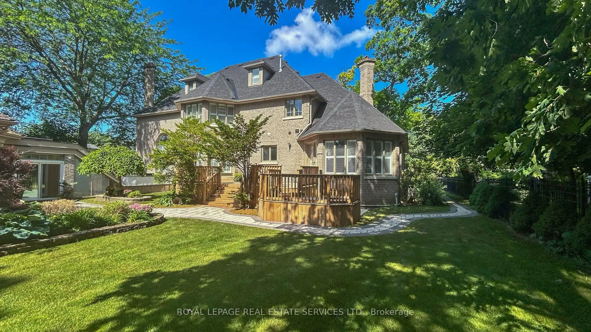 2416 Mississauga Road