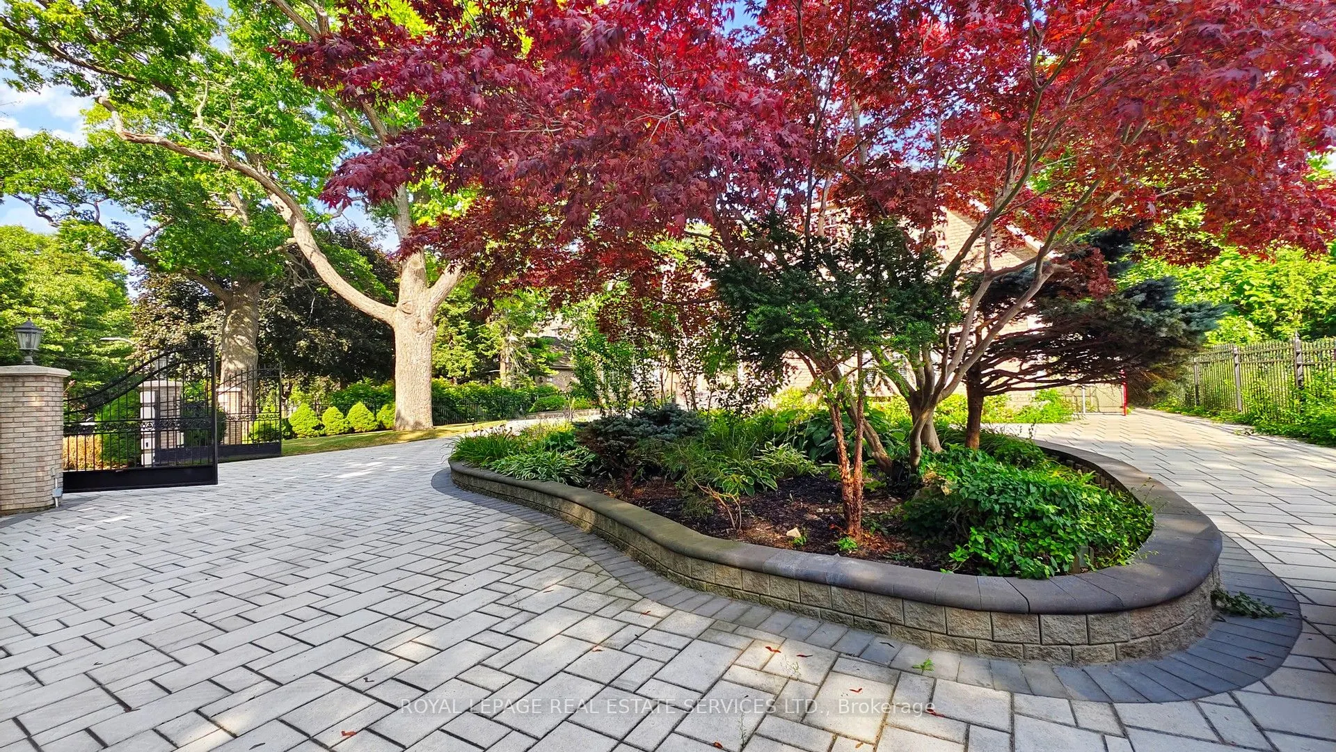 2416 Mississauga Road