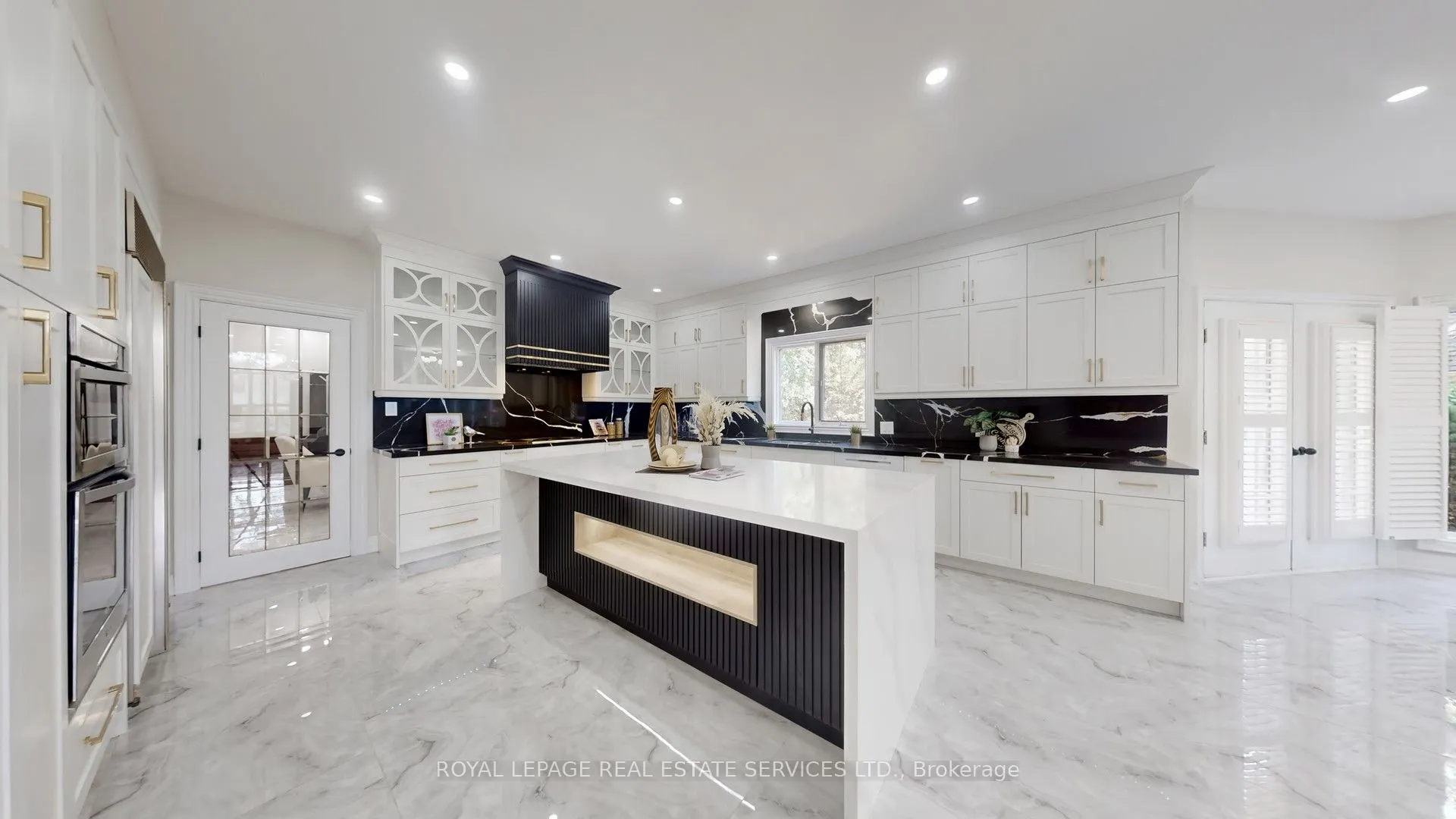 2416 Mississauga Road