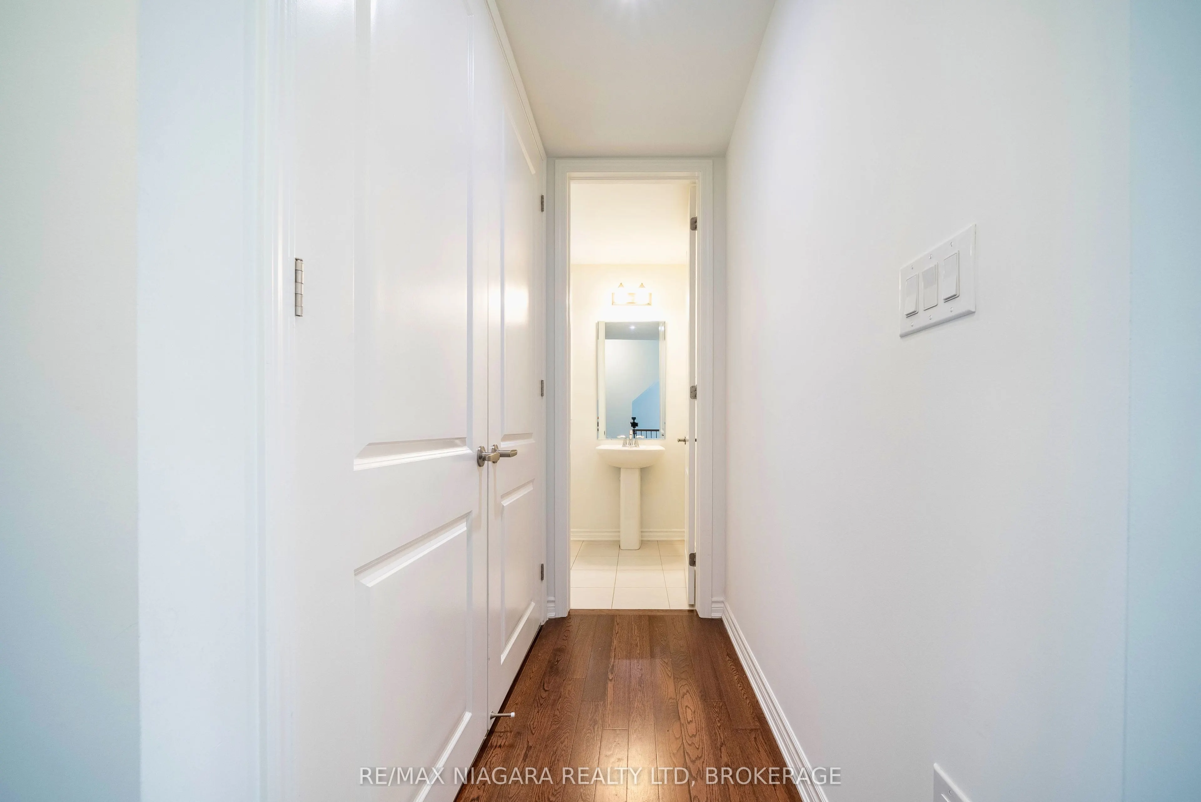 1369 Kobzar Drive